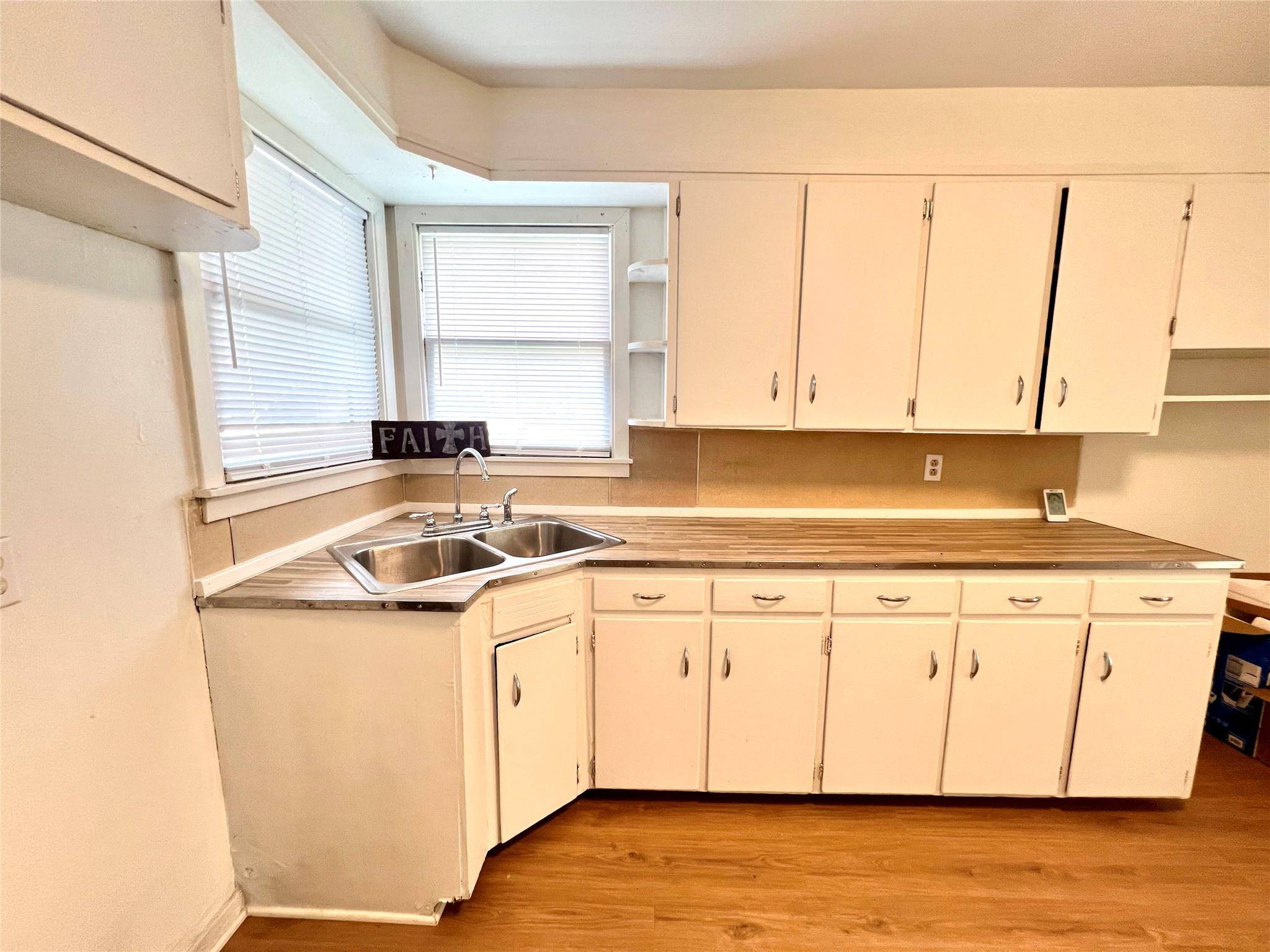 528 E Milam ST, La Grange, TX 78945