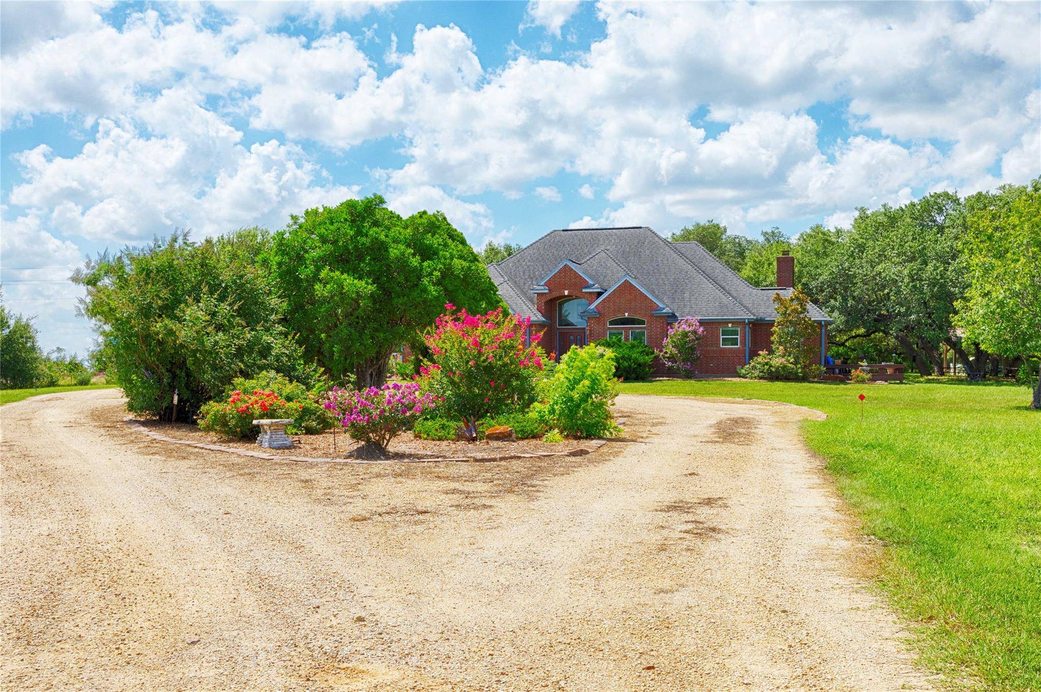900 Schulze RD, Schulenburg, TX 78949