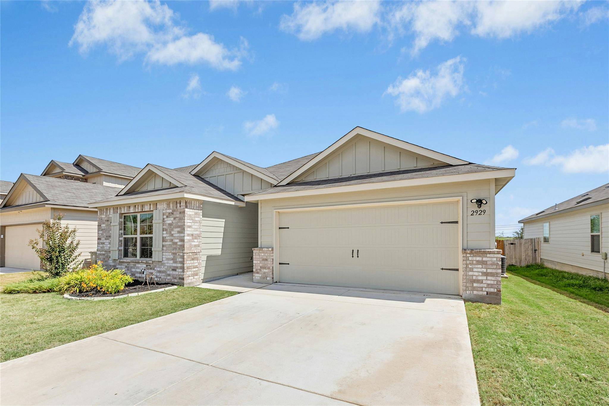 2929 Greenbriar RD, Seguin, TX 78155