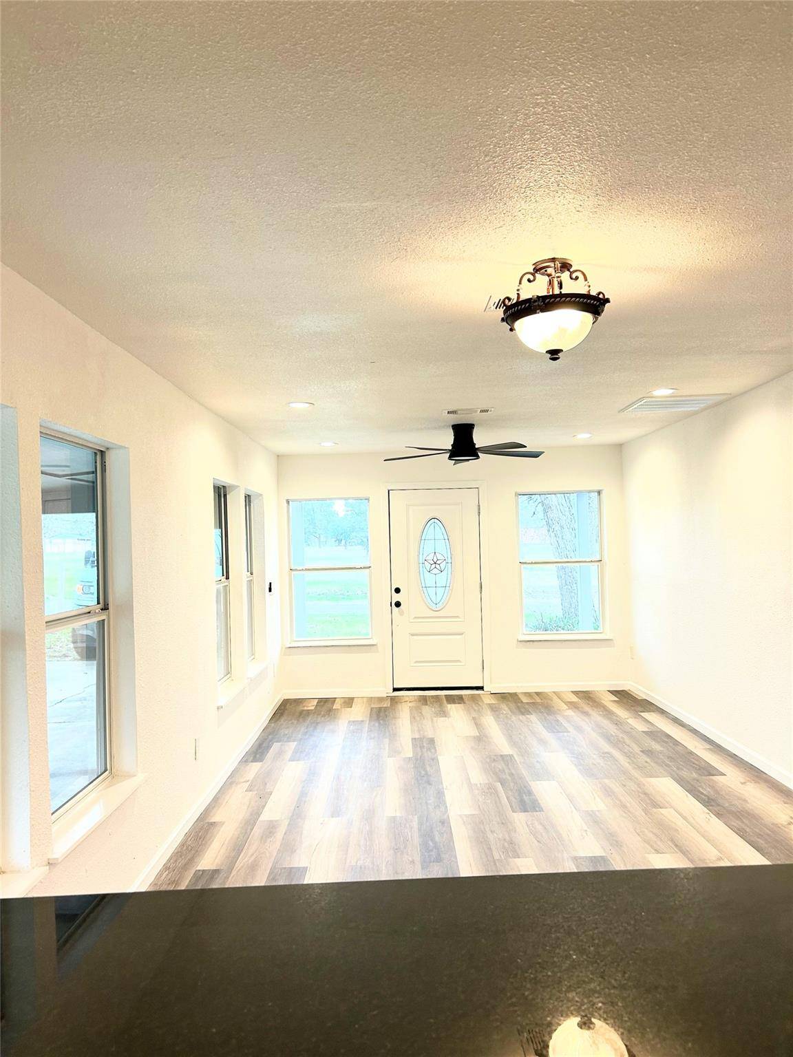 635 White Ave, Rockdale, TX 76567