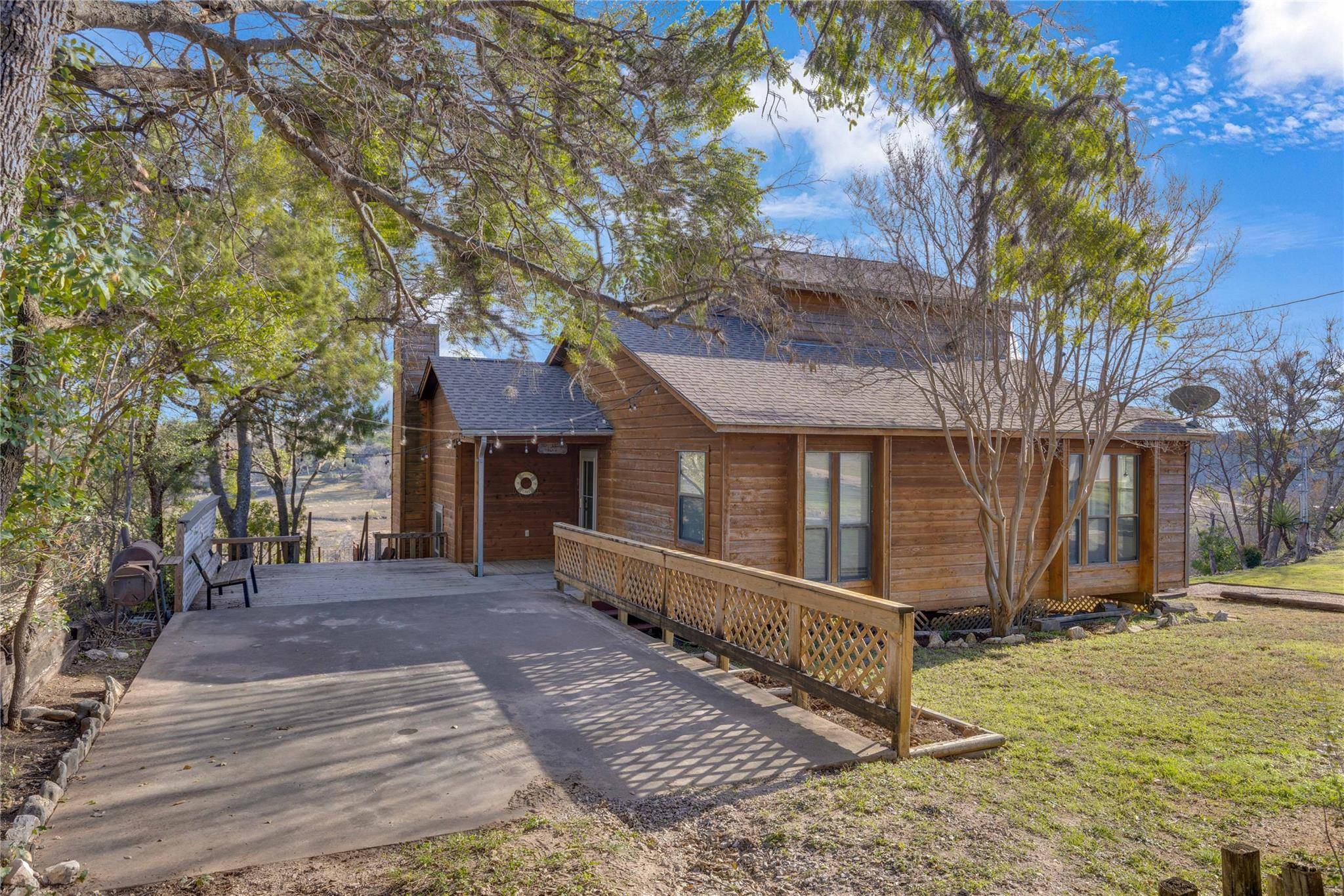 25409 Pedernales Point DR, Spicewood, TX 78669