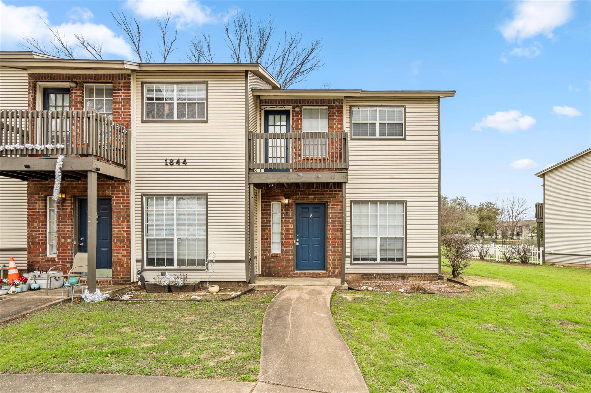 1844 River Crossing CIR #D, Austin, TX 78741
