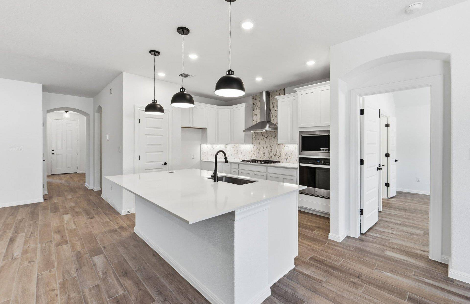 7005 Cliff Rose DR, Spicewood, TX 78669