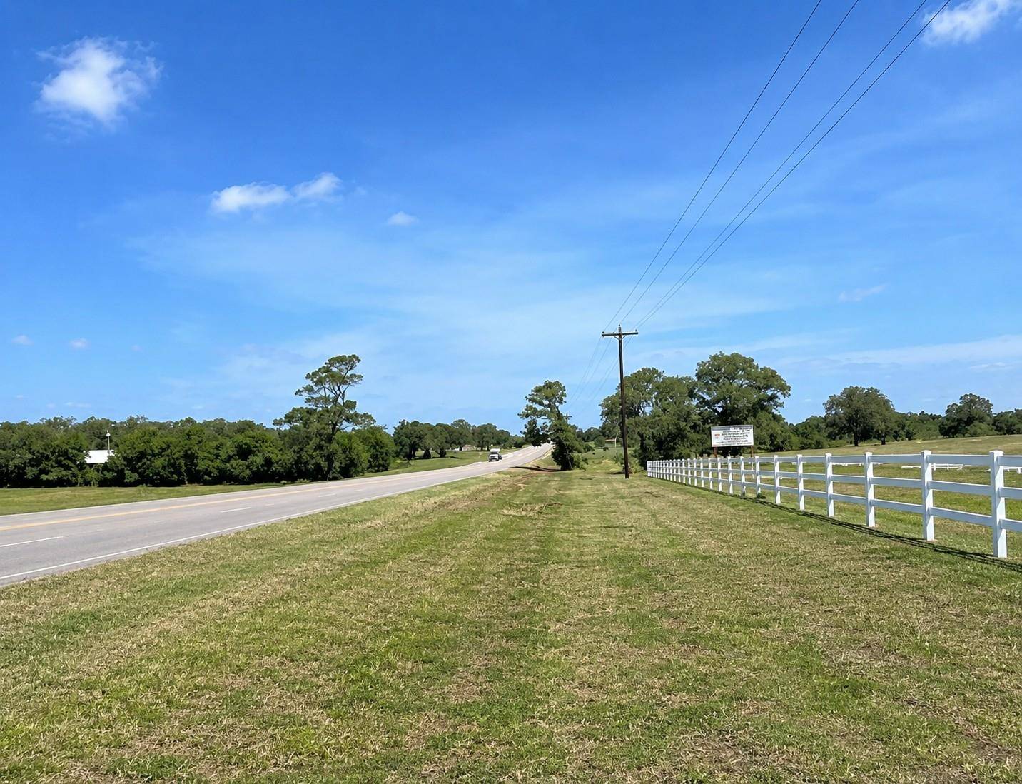 1583 S Us Highway 77 HWY, Giddings, TX 78942