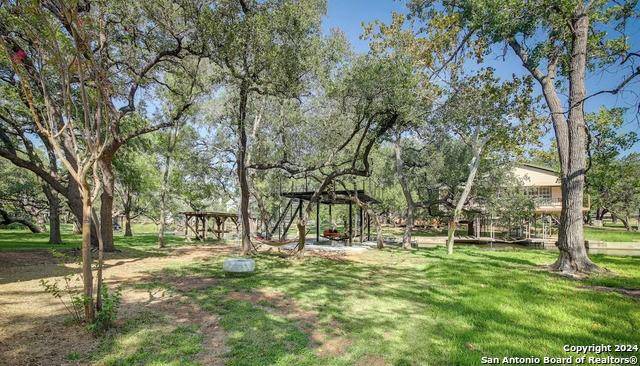 321 Legion LOOP, Kingsland, TX 78639