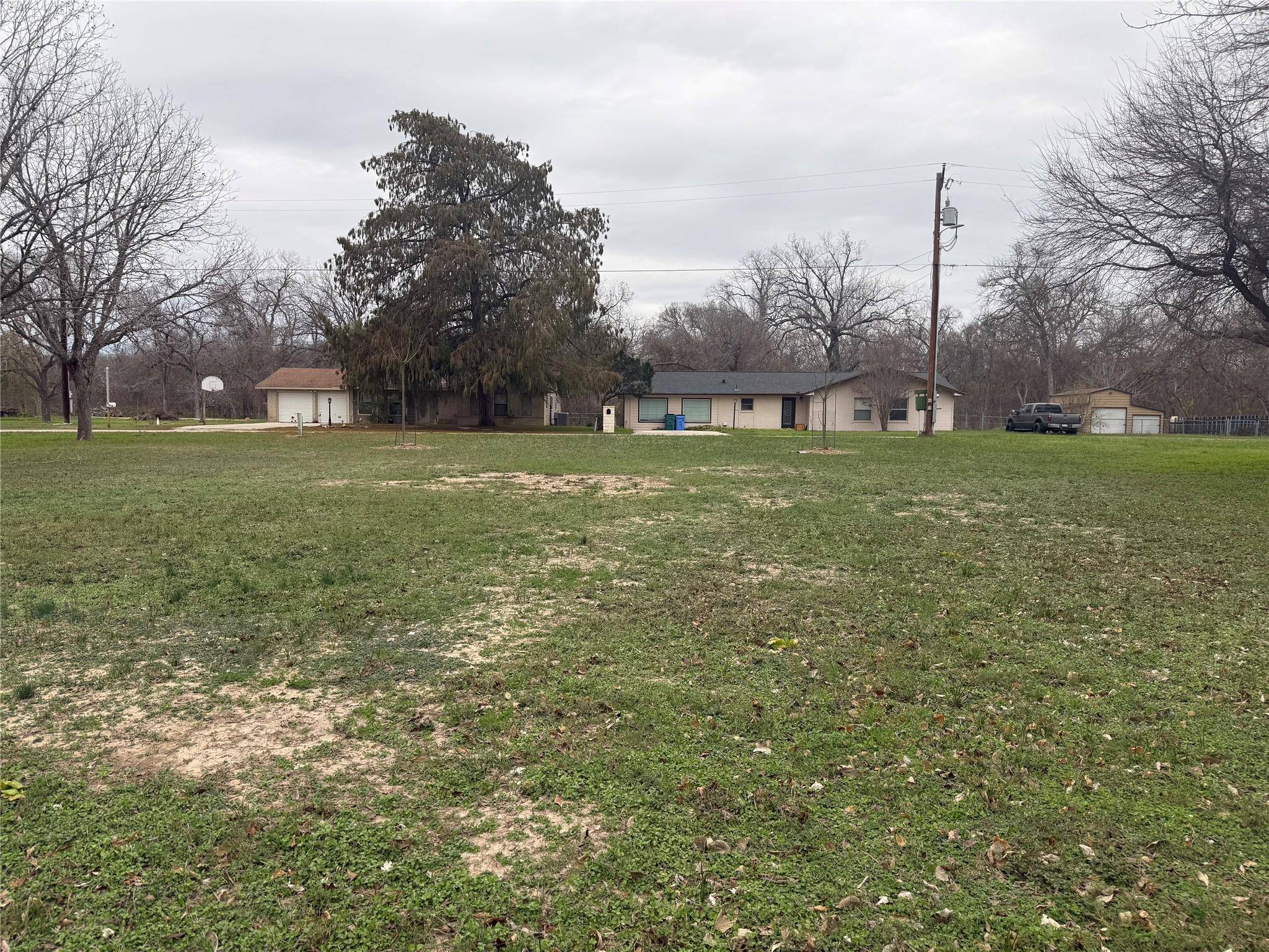112 Lake Forrest DR, Seguin, TX 78155