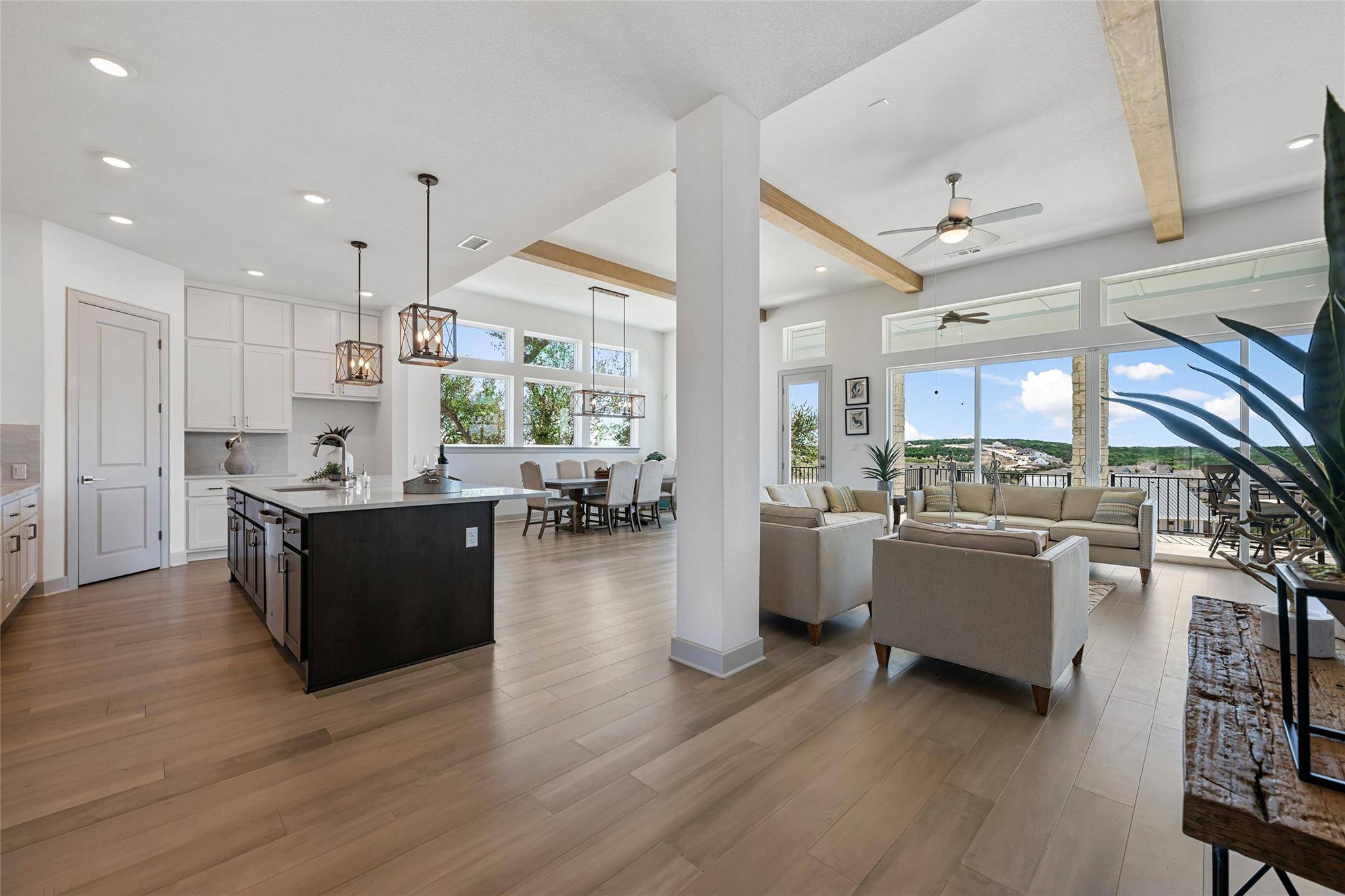 298 Smoke Tree CIR, Dripping Springs, TX 78620