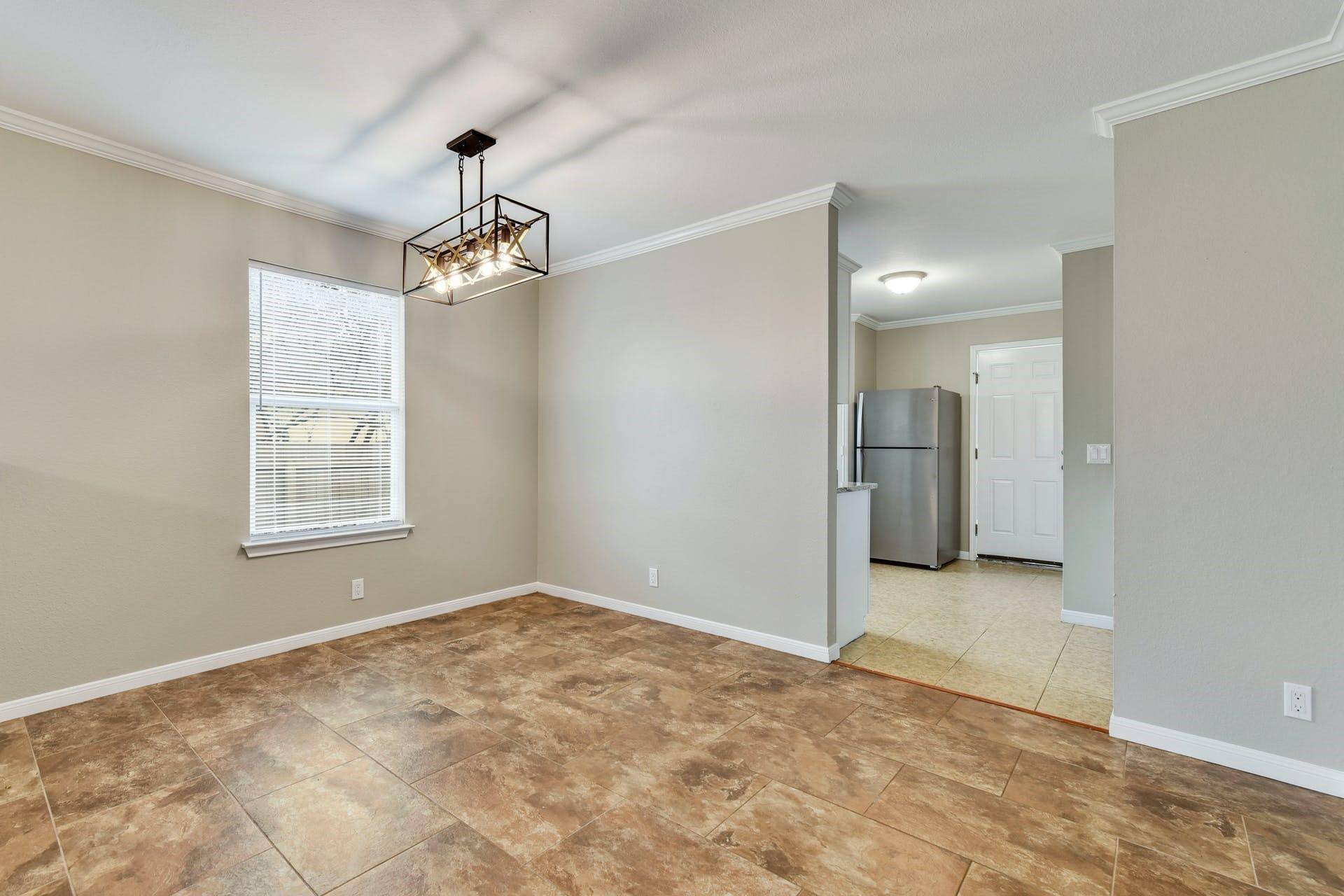 3000 Meadow LN, Taylor, TX 76574