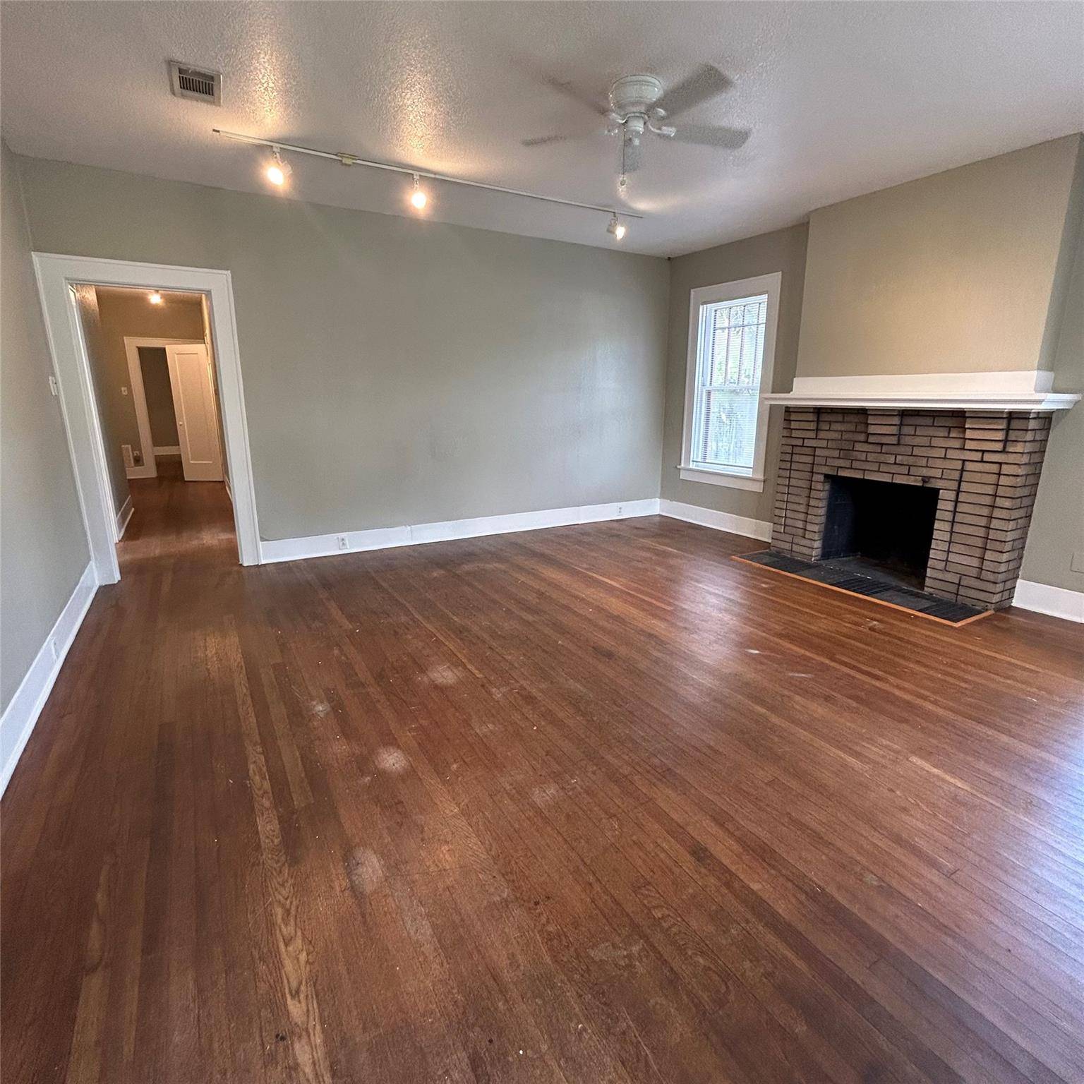 1115 W 22 1/2 ST, Austin, TX 78705