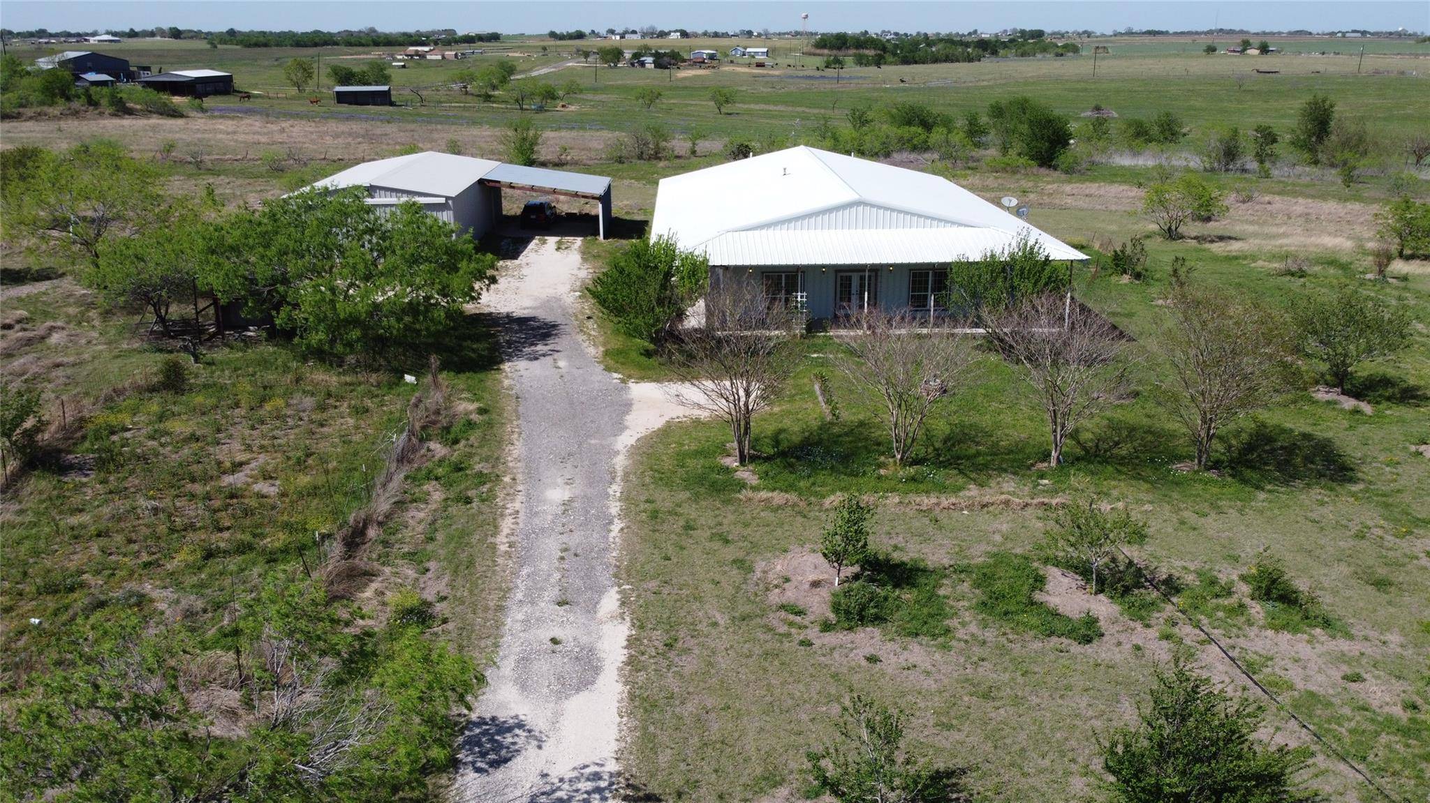 333 County Road 497, Taylor, TX 76574