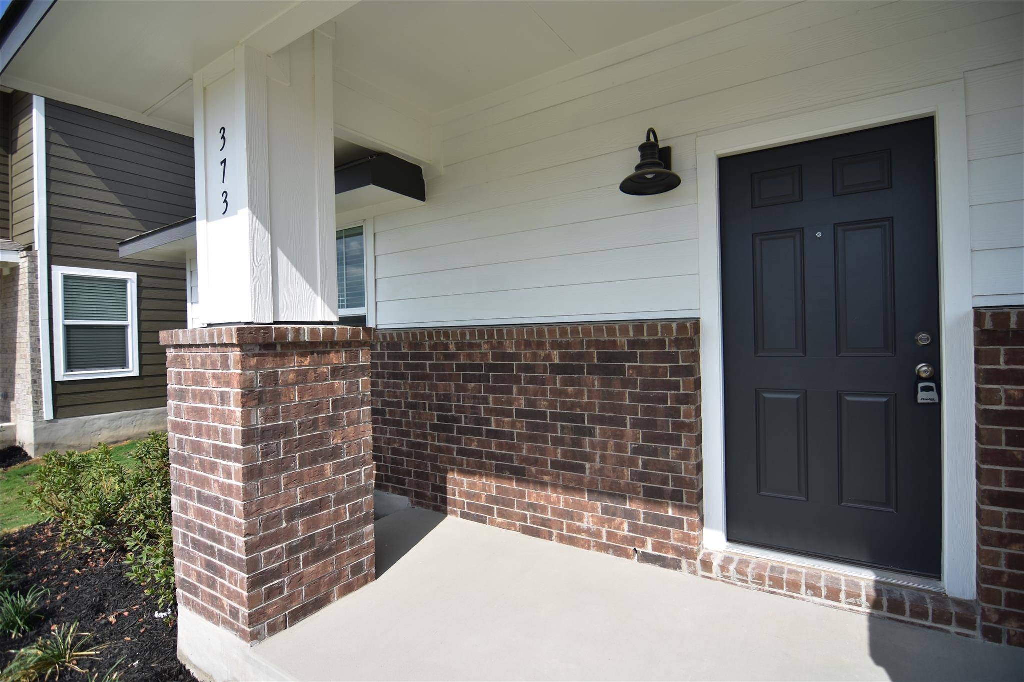 373 Keefer LN, Kyle, TX 78640