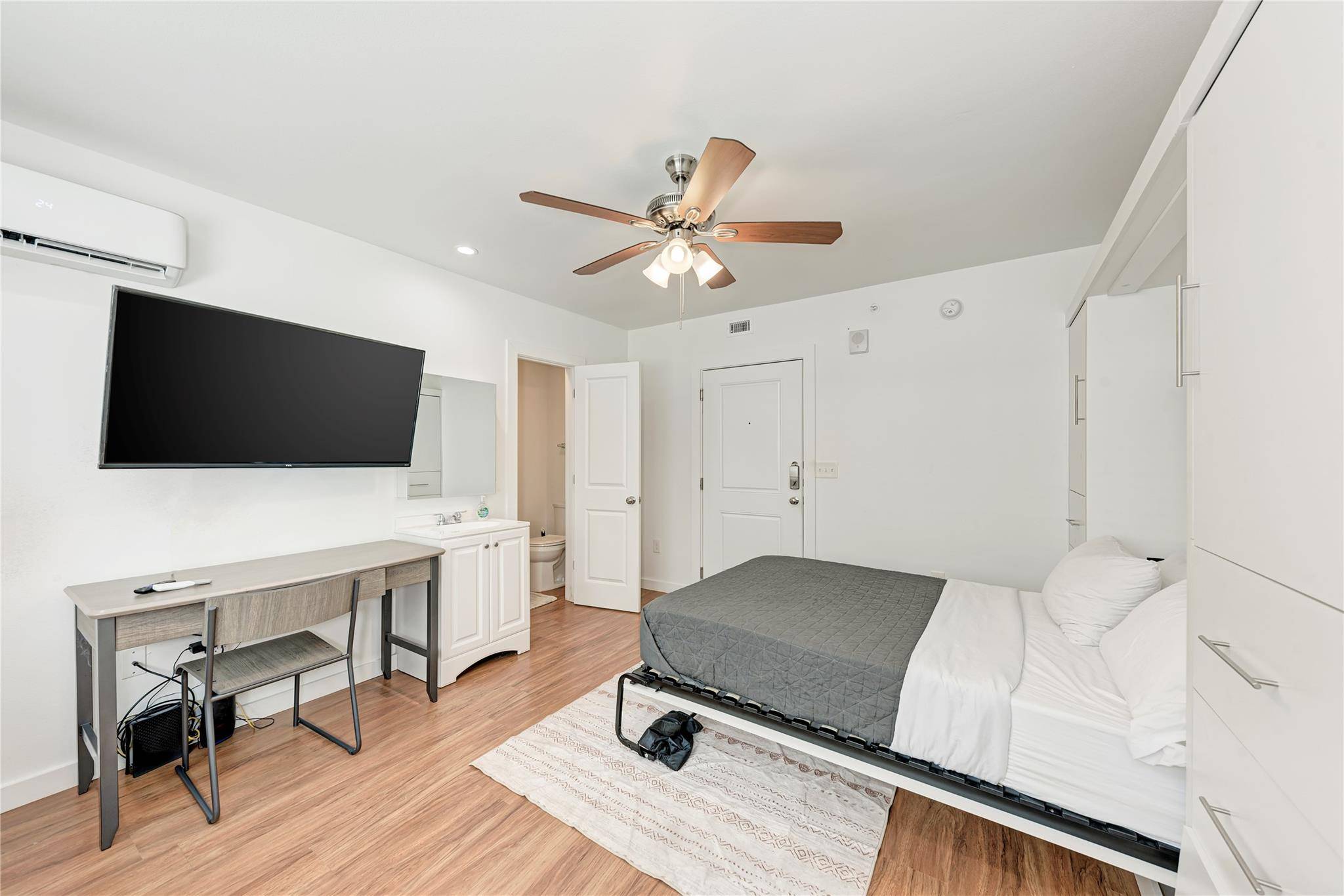 306 E 30th ST #105, Austin, TX 78705
