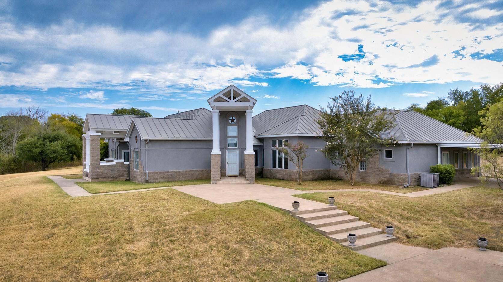 2524 S Robinson DR, Robinson, TX 76706