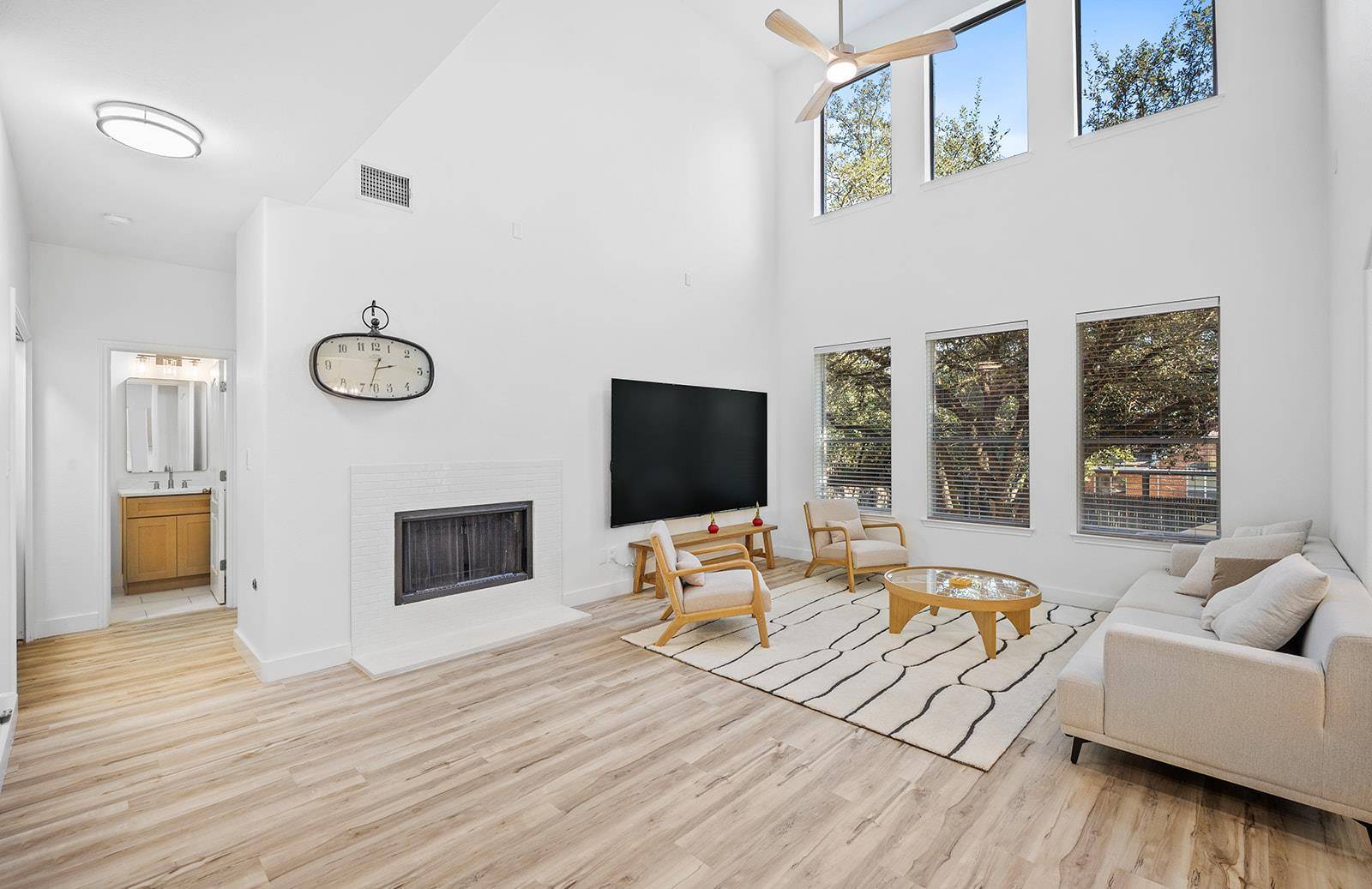 313 El Socorro LN, Austin, TX 78732
