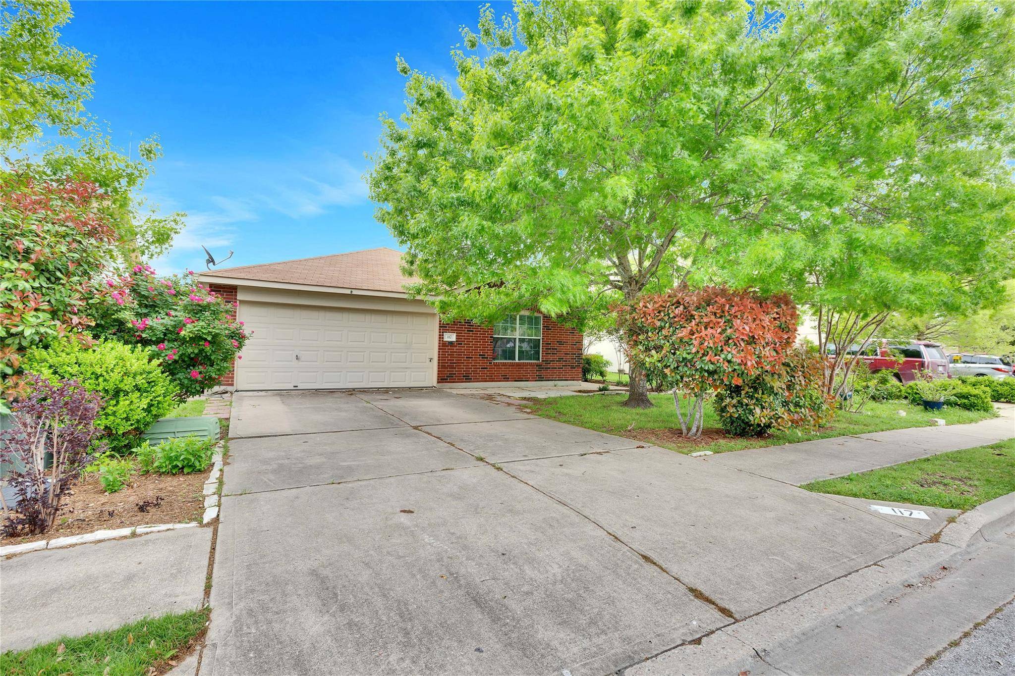 117 Gillespie LN, Elgin, TX 78621