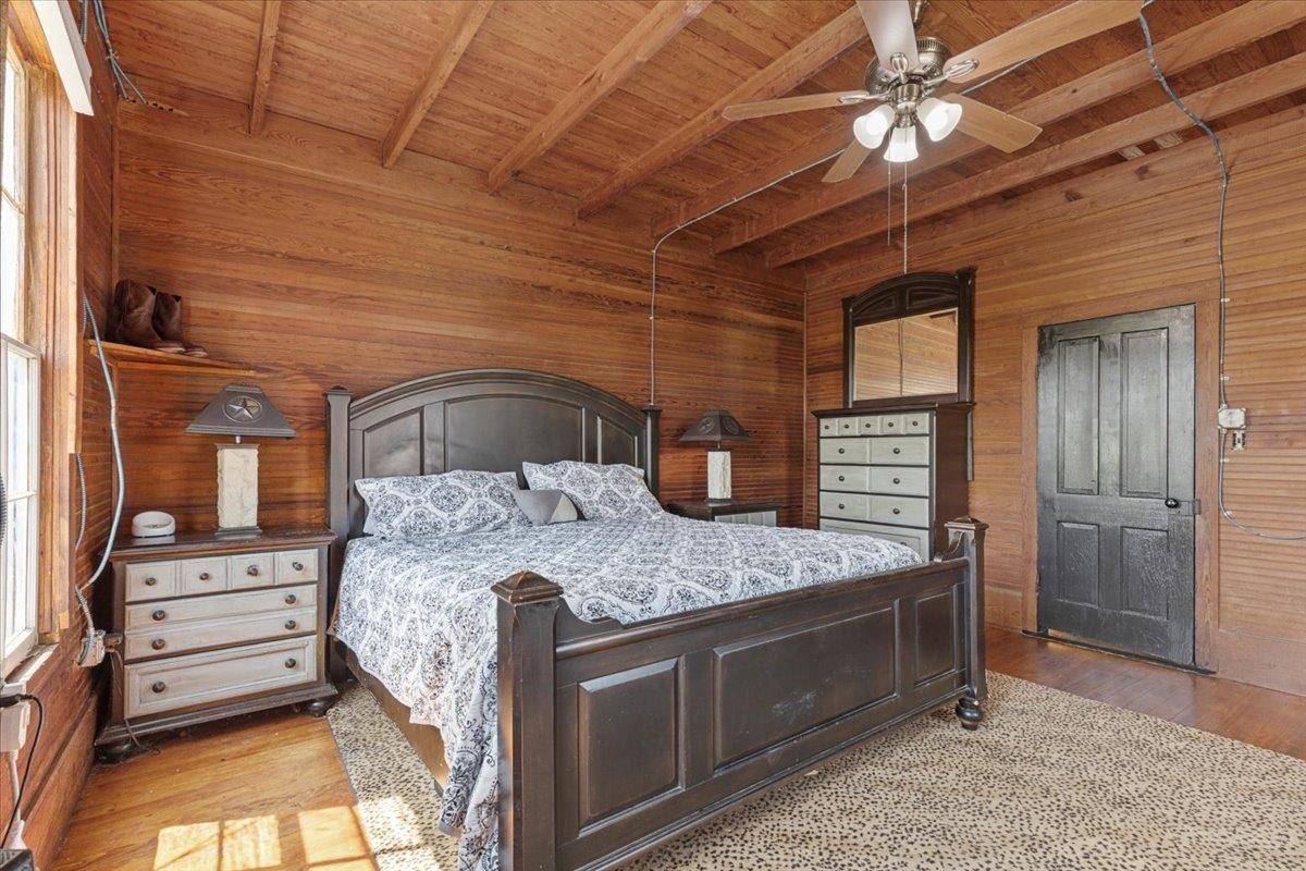 3848 S Highway 304, Rosanky, TX 78953