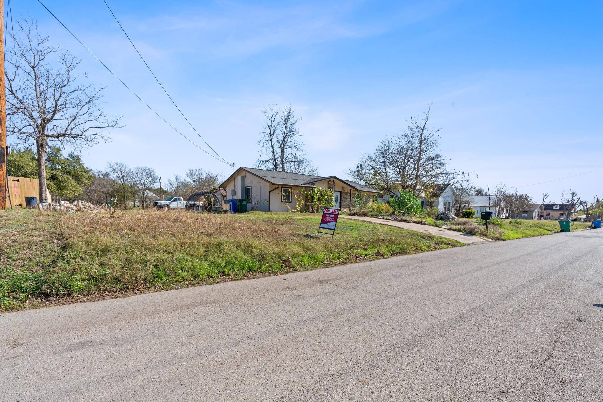 842 Kimbro ST, Taylor, TX 76574