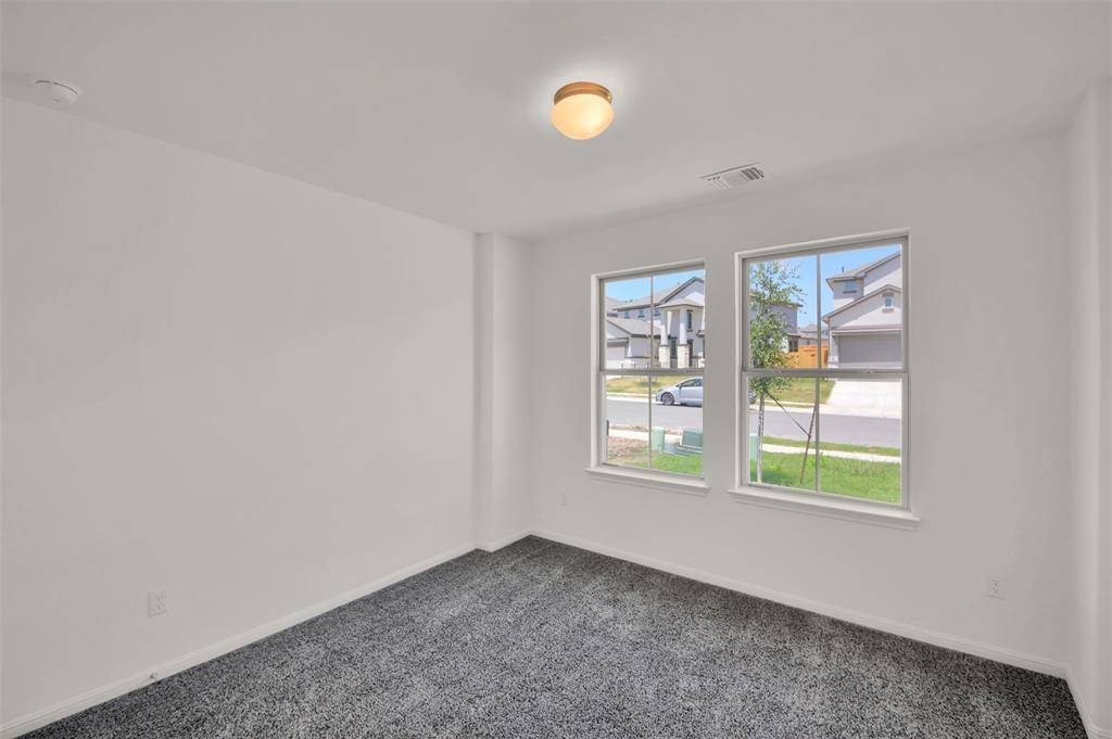 133 Woods Edge LN, Georgetown, TX 78628