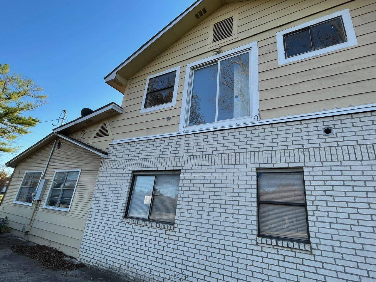 613 Central Texas EXPY #A, B & C, Lampasas, TX 76550