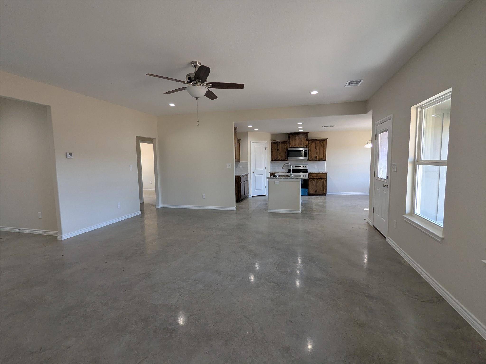 1023 Fieldstone DR, Lampasas, TX 76550
