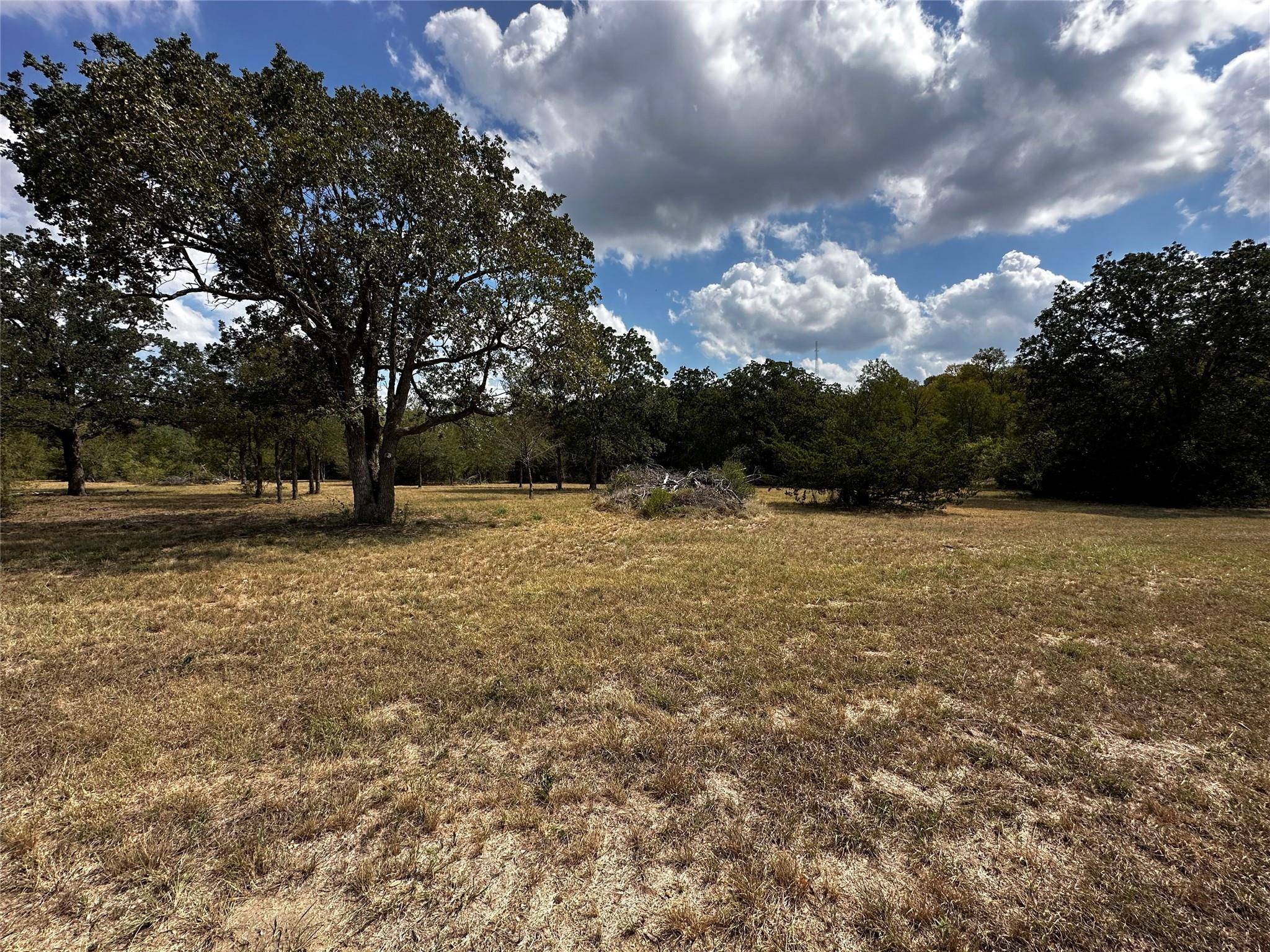 1535 Old Colony Line RD, Dale, TX 78616