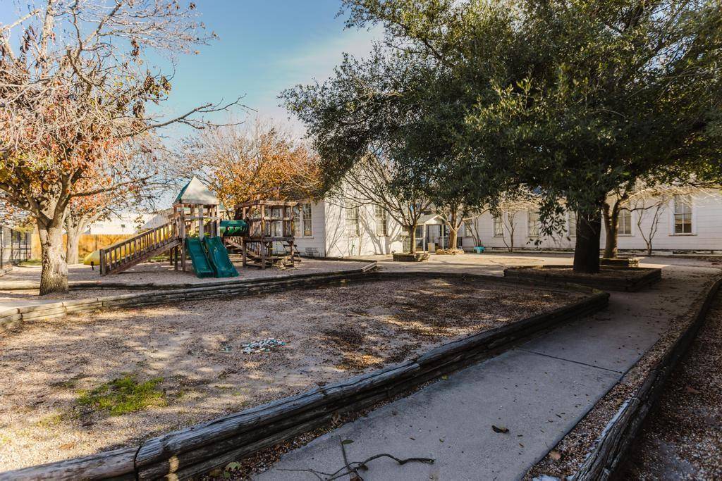 208 Farley ST, Hutto, TX 78634
