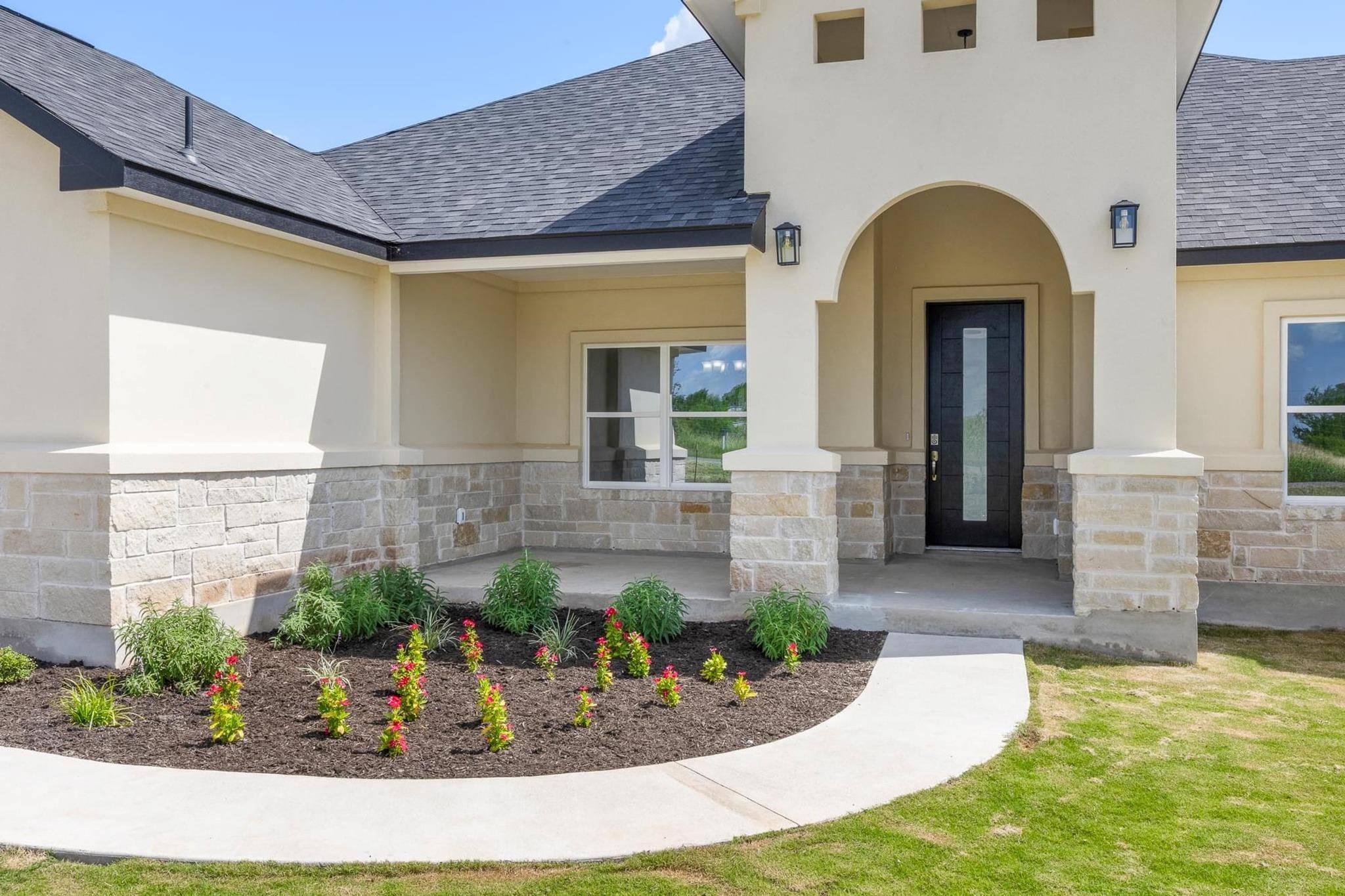 1136 Country Road 484 RD, Elgin, TX 78621