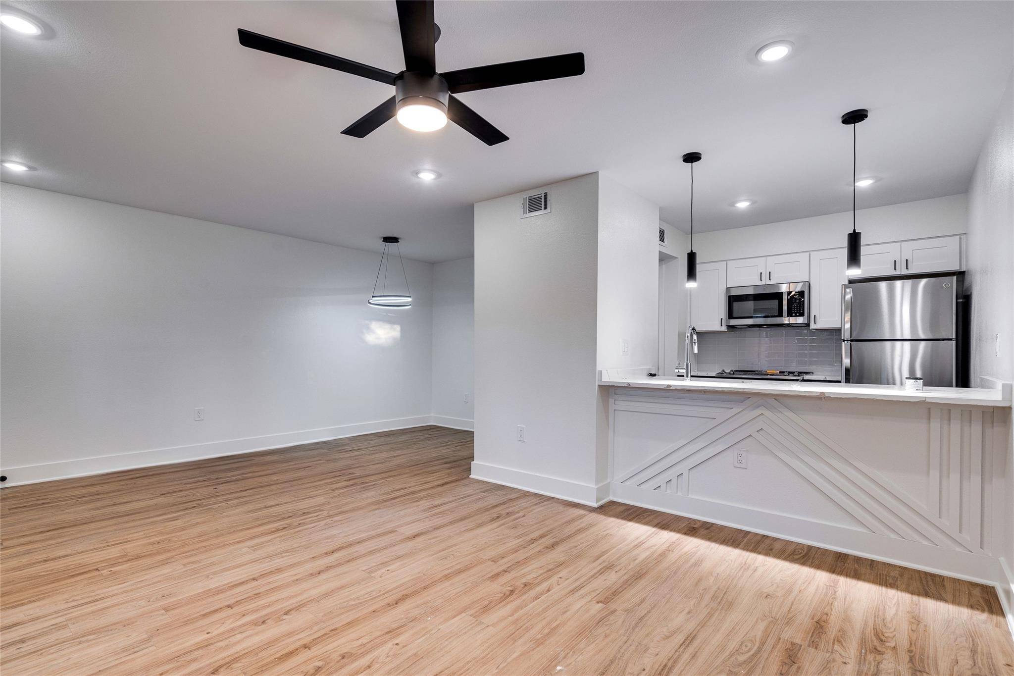 704 W 21st ST #304, Austin, TX 78705