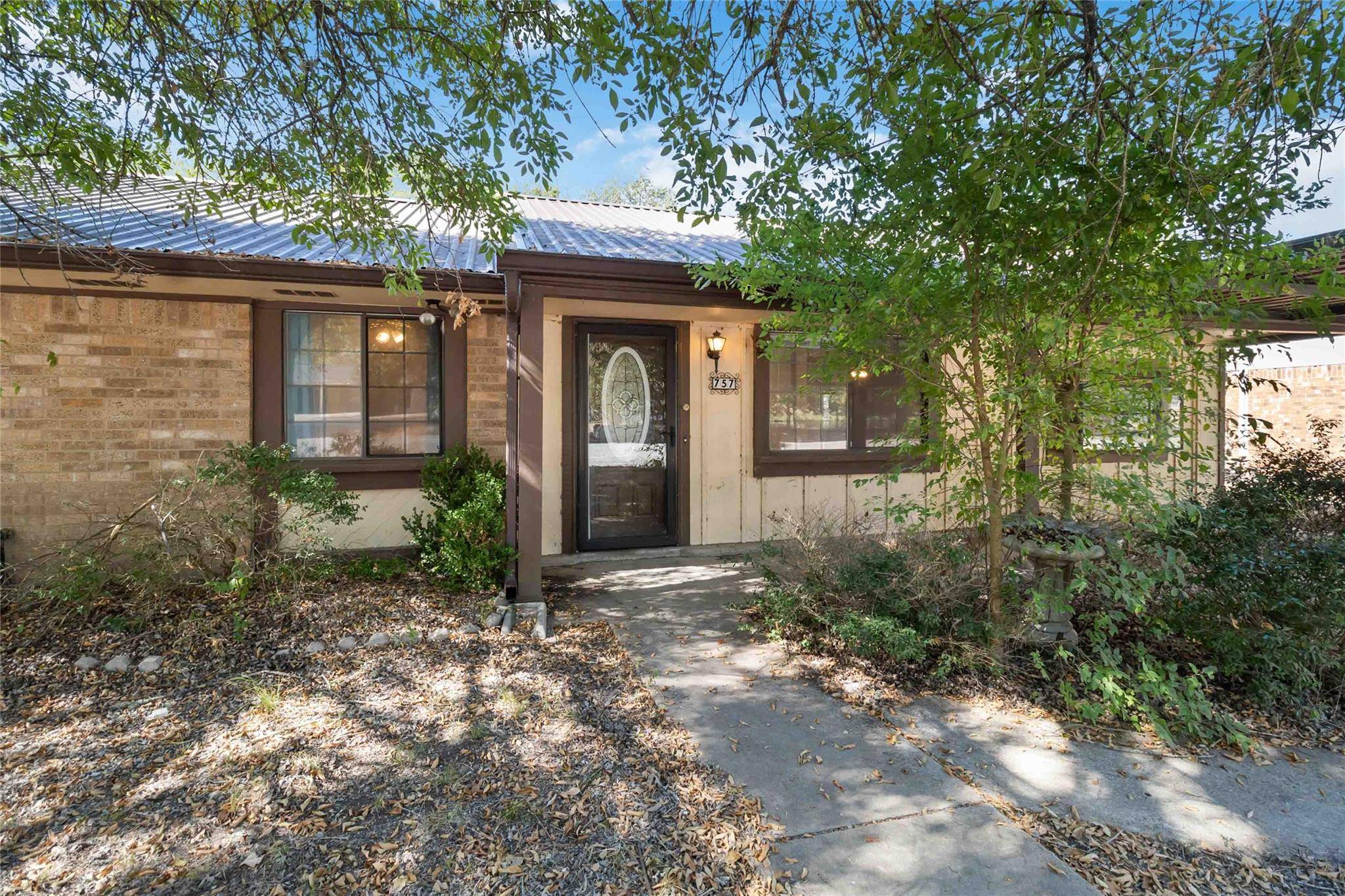 757 N Main ST, La Grange, TX 78945