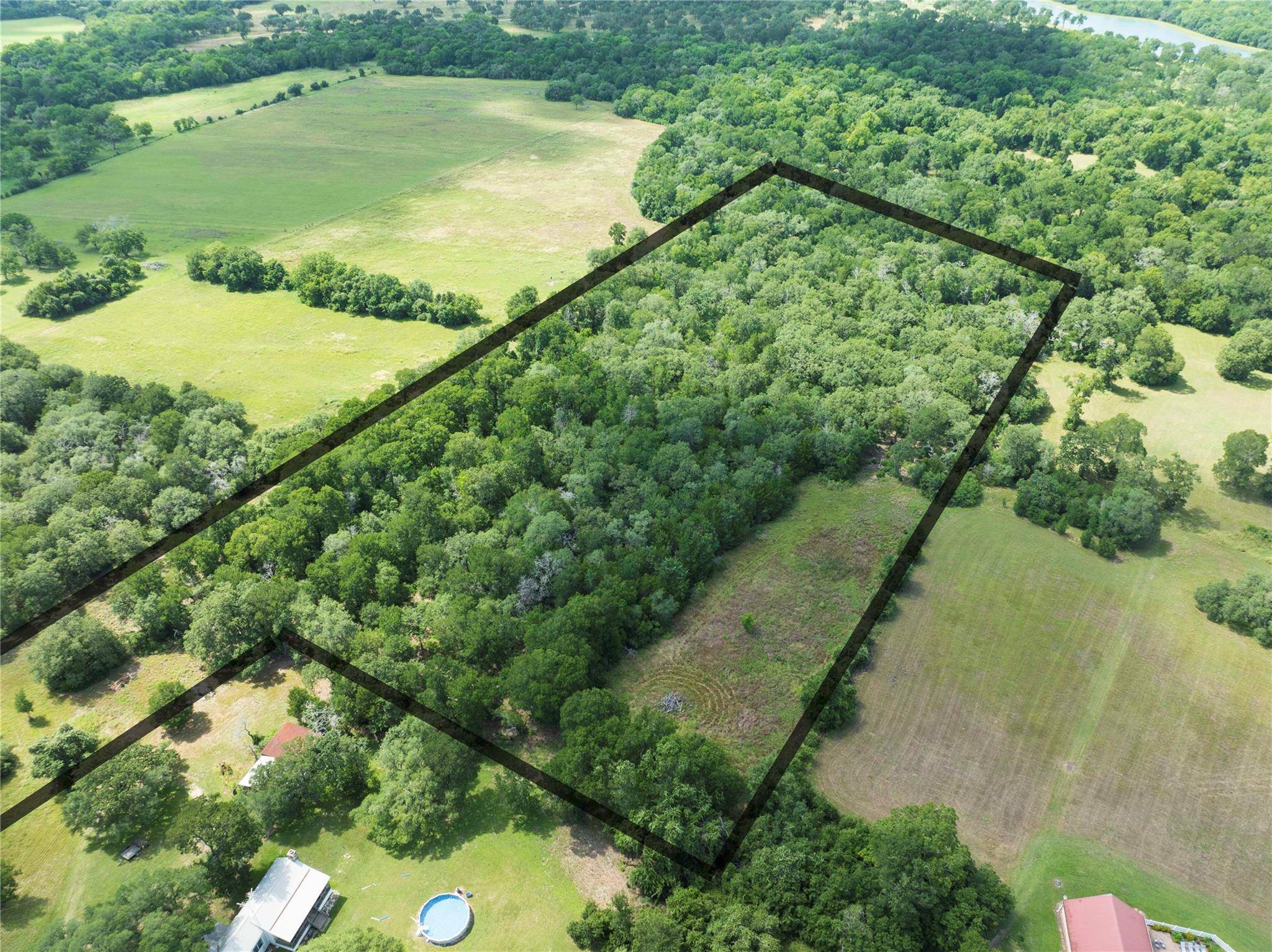 5109 Hranicky RD, Schulenburg, TX 78956