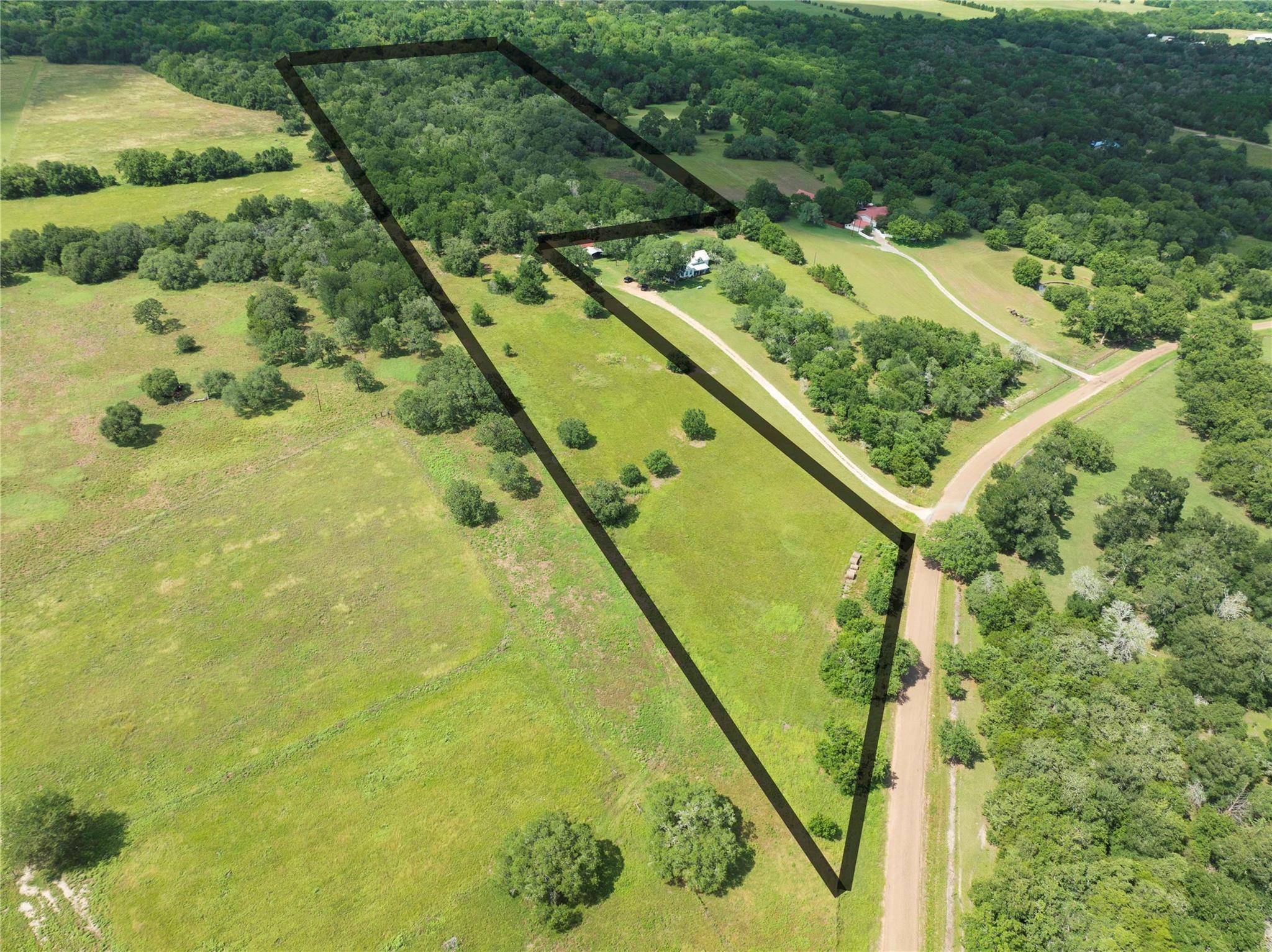 5109 Hranicky RD, Schulenburg, TX 78956