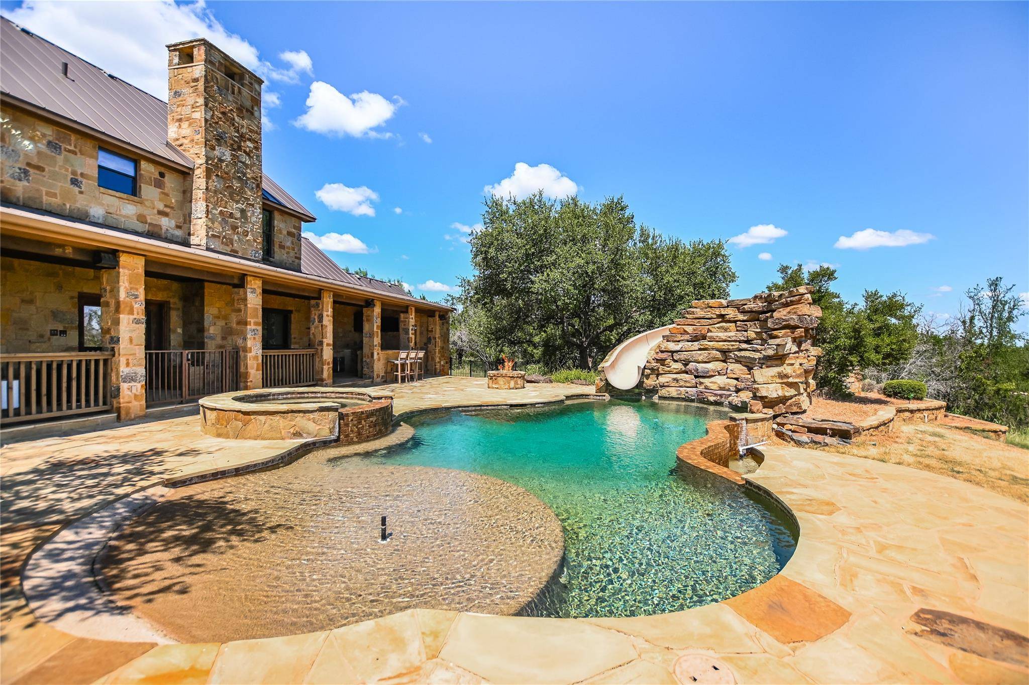 104 The Hills LN, Horseshoe Bay, TX 78657