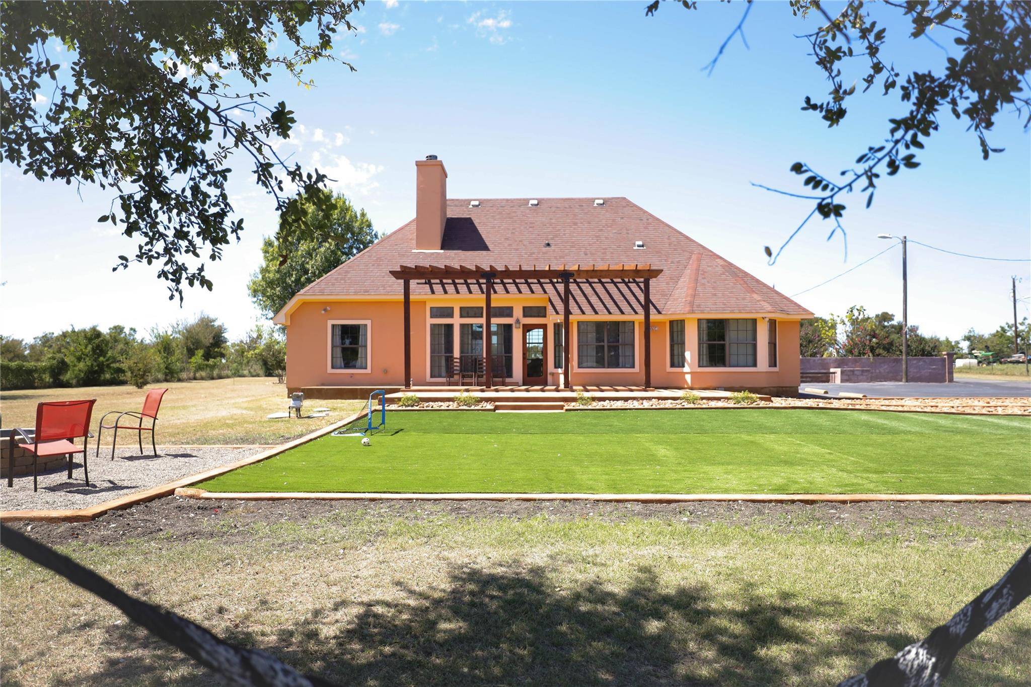535 Upper Elgin River RD, Elgin, TX 78621