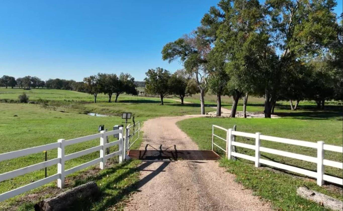 Address not disclosed, Thrall, TX 76578