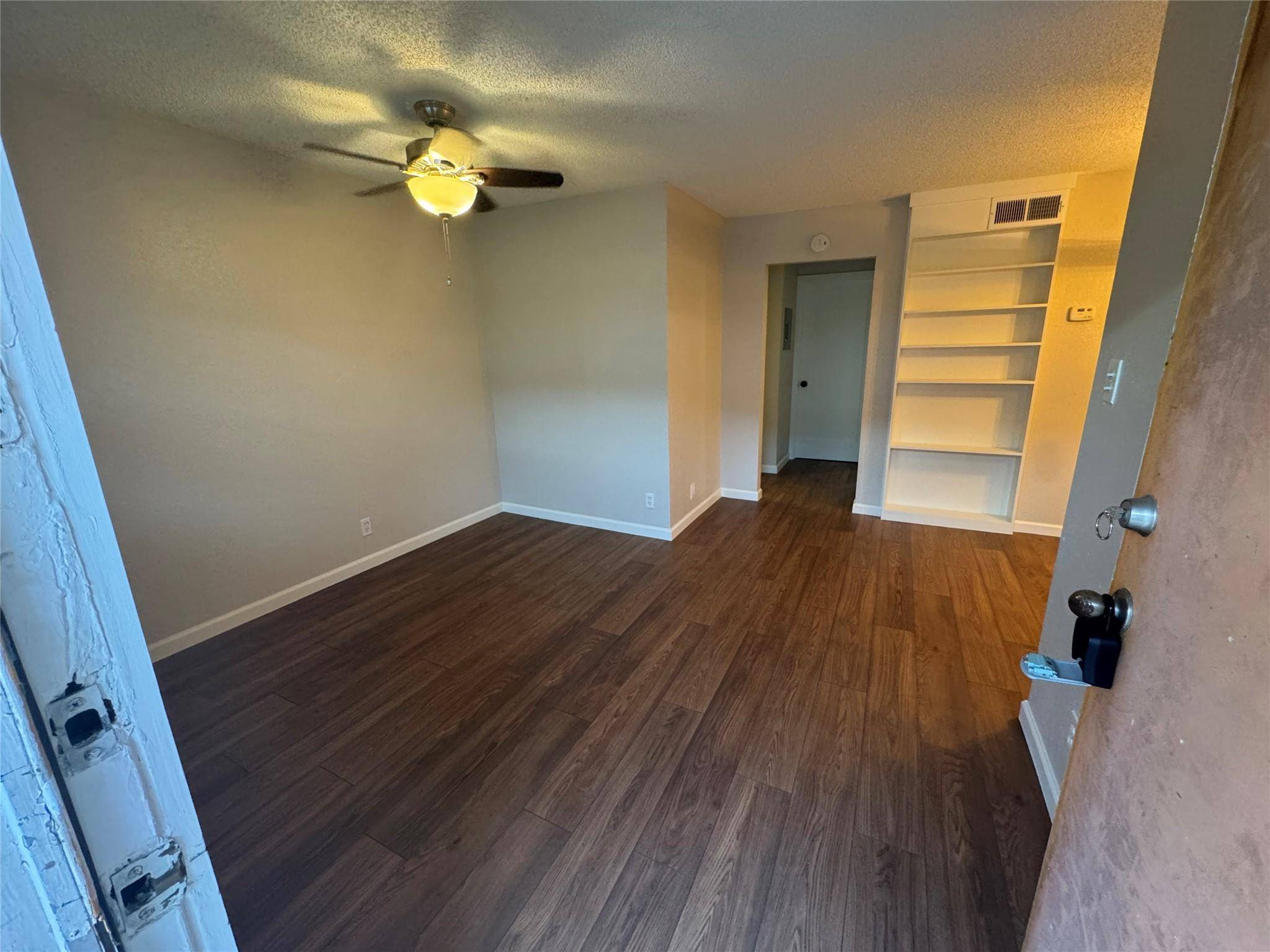 2401 Manor RD #118, Austin, TX 78722
