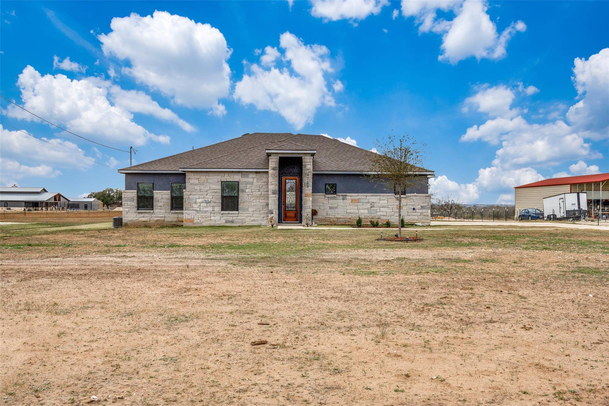 9723 Crow LN, Adkins, TX 78101