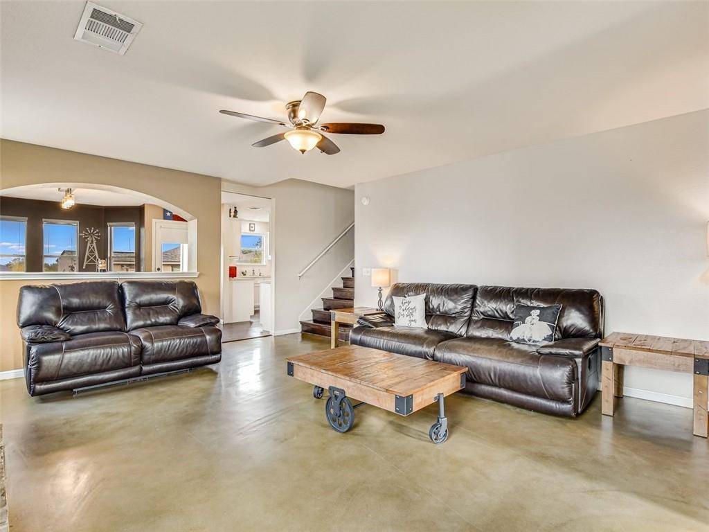 101 Pond WAY, Hutto, TX 78634