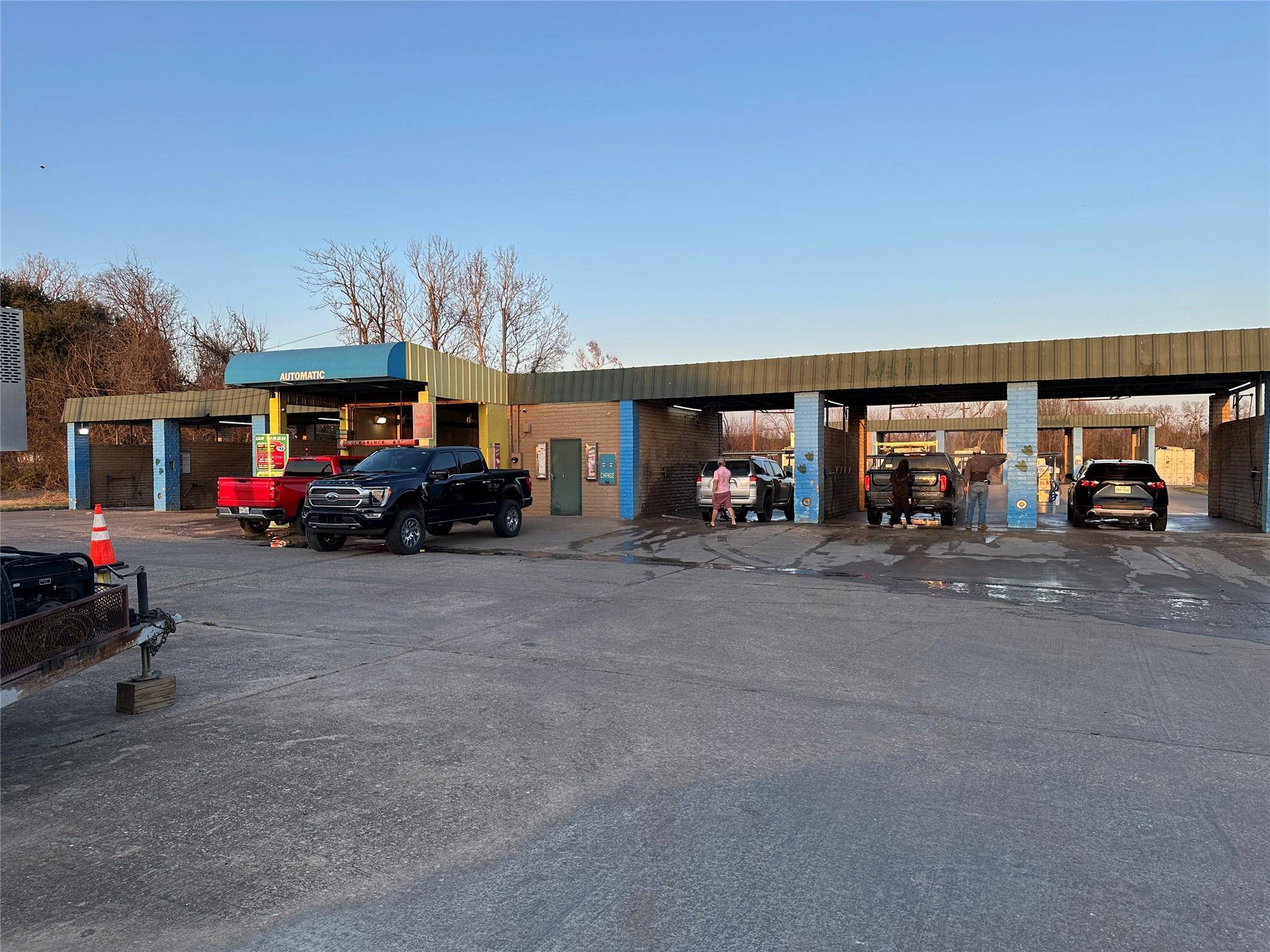 1806 N Main ST, Taylor, TX 76574