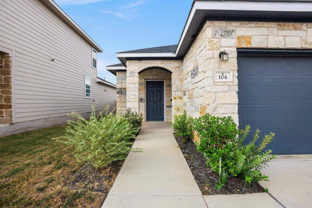 104 Katie Elder DR, Jarrell, TX 76537