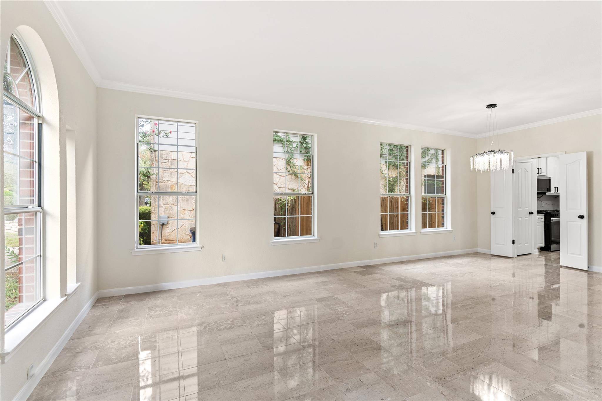 13102 Hunters Chase DR, Austin, TX 78729