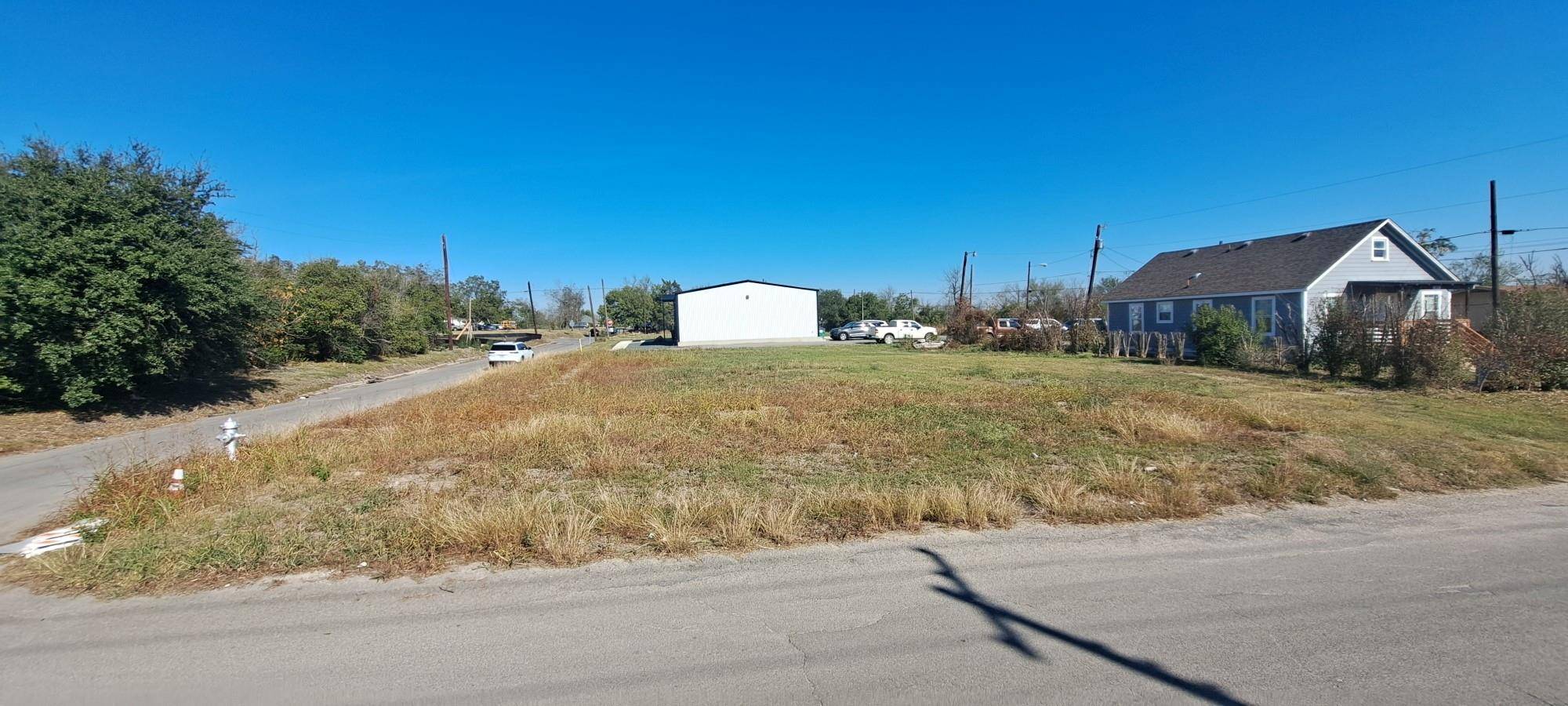 304 Burkett ST, Taylor, TX 76574