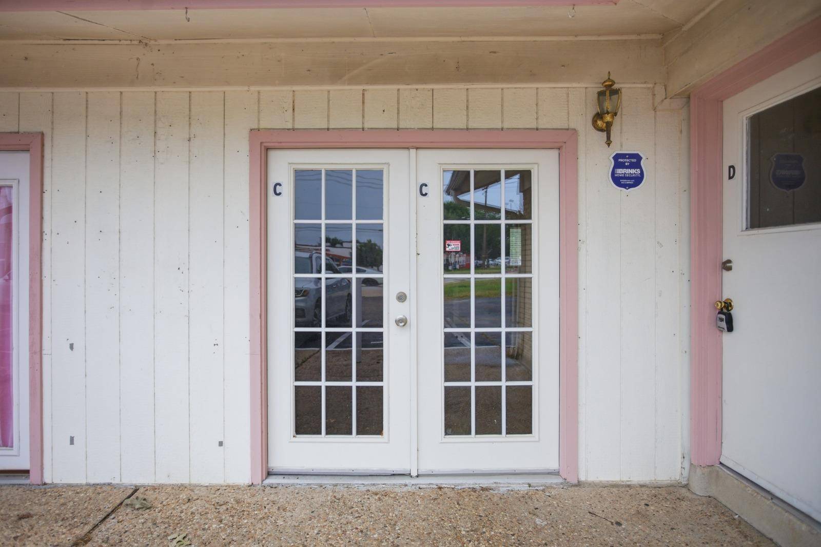 1305 S MAYS ST #C&D, Round Rock, TX 78664