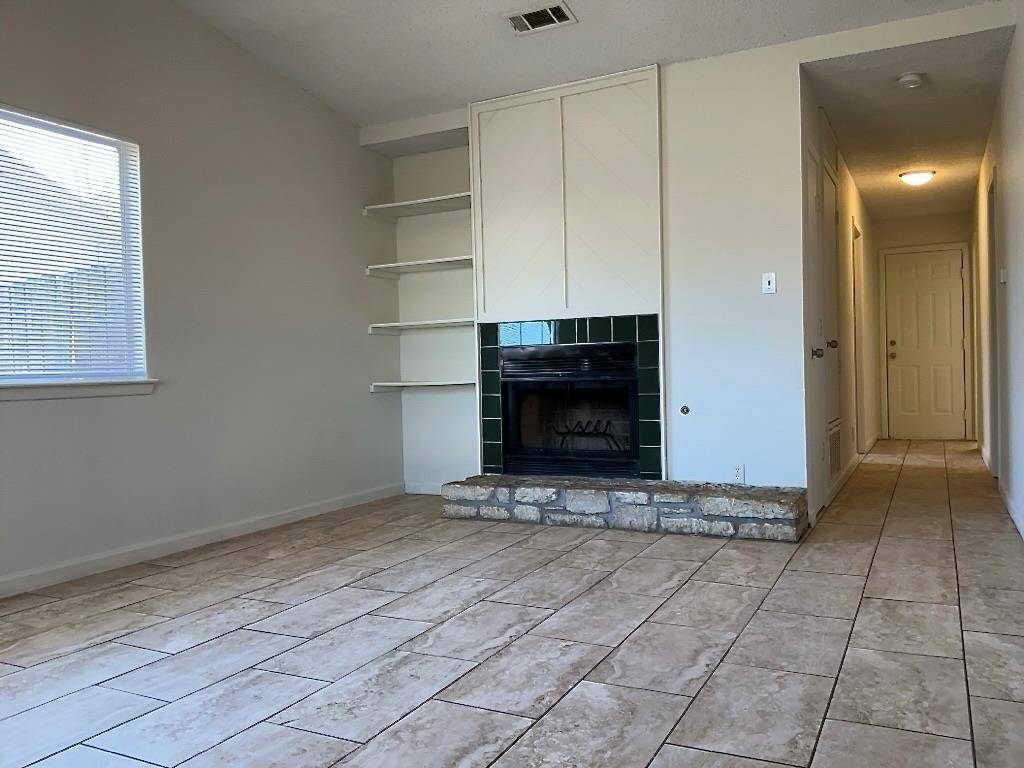 801 Country Aire DR #A, Round Rock, TX 78664