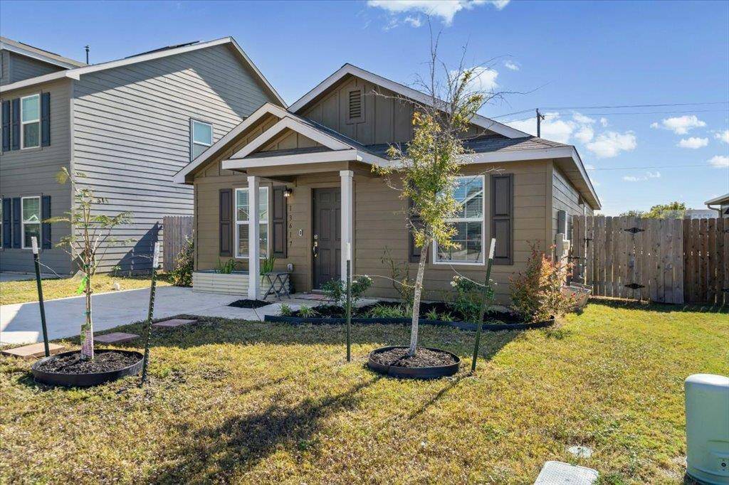 13617 Knights Branch DR, Elgin, TX 78621