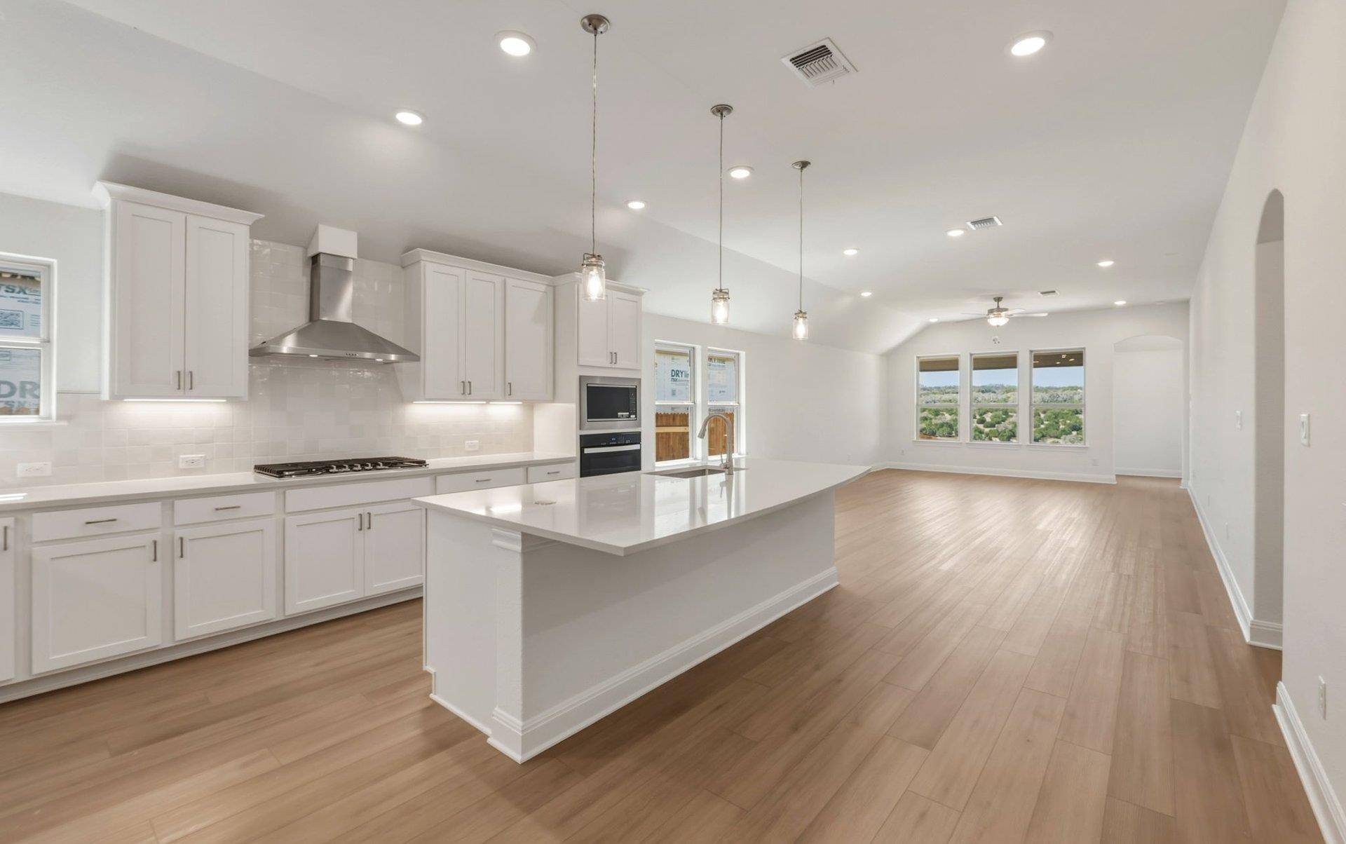6900 Cliff Rose DR, Spicewood, TX 78669