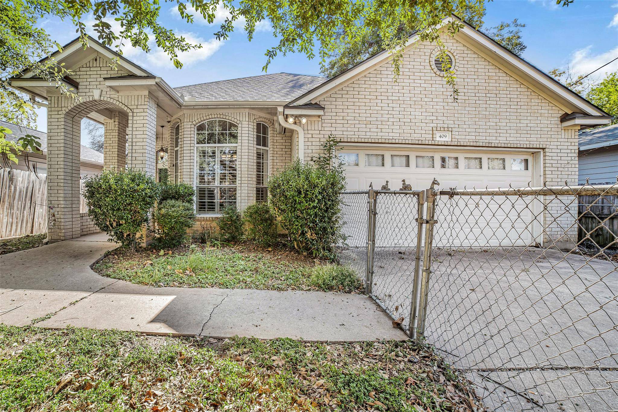 409 E Austin Ave, Round Rock, TX 78664