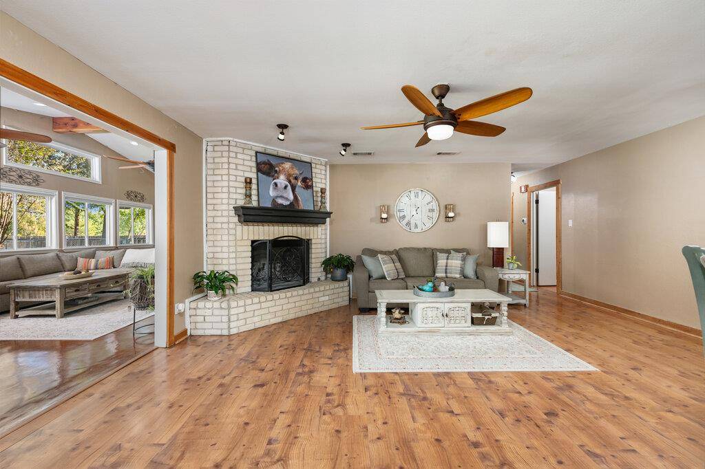 1802 Bumblebee DR, Pflugerville, TX 78660
