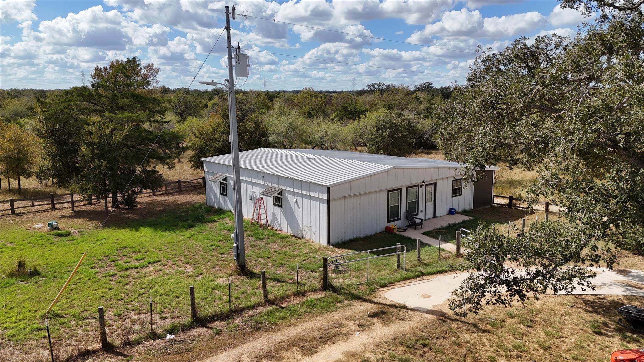 991 Kovar RD #D, Flatonia, TX 78941