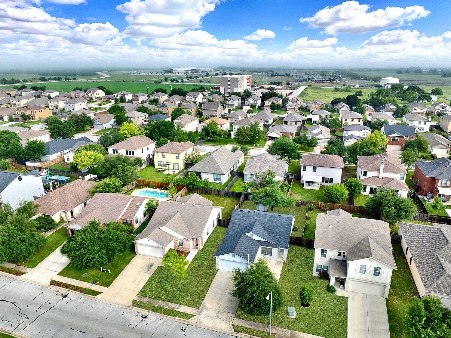 510 glacier point TRL, Taylor, TX 76574