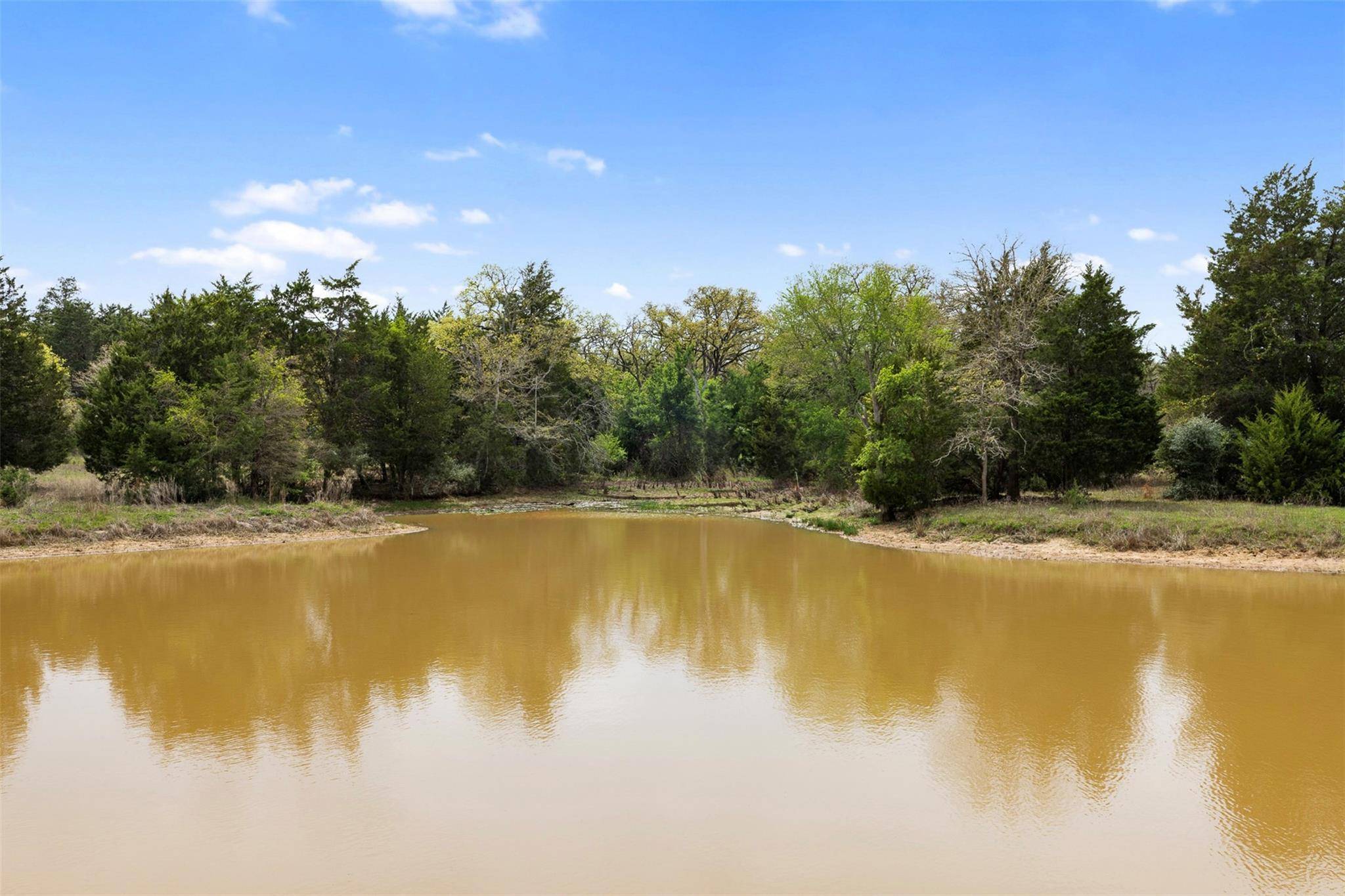 000 County Road 332, Paige, TX 78659